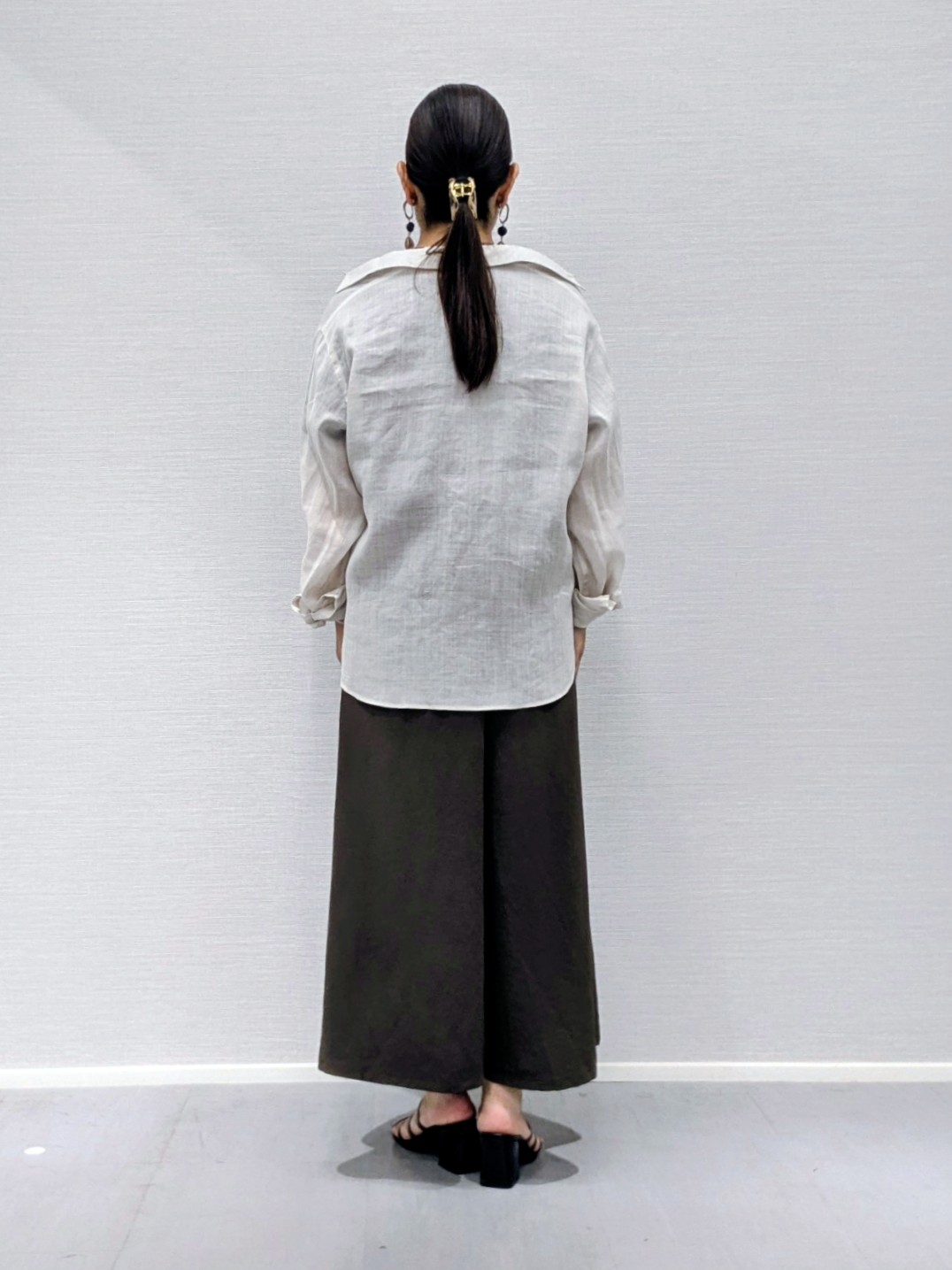 makkyさんの「UNTITLED｜【接触冷感】ドライタッチシャツ」を使ったコーディネート