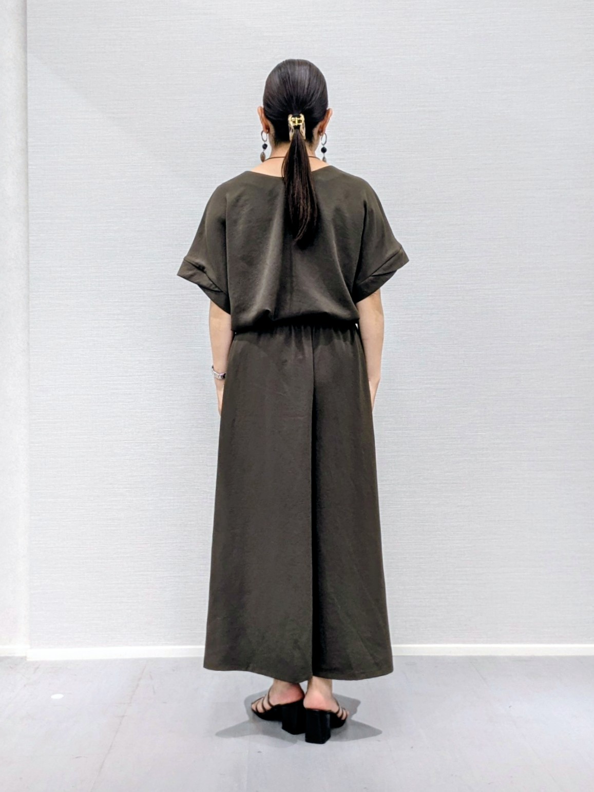 makkyさんの「UNTITLED｜【接触冷感】ドライタッチシャツ」を使ったコーディネート