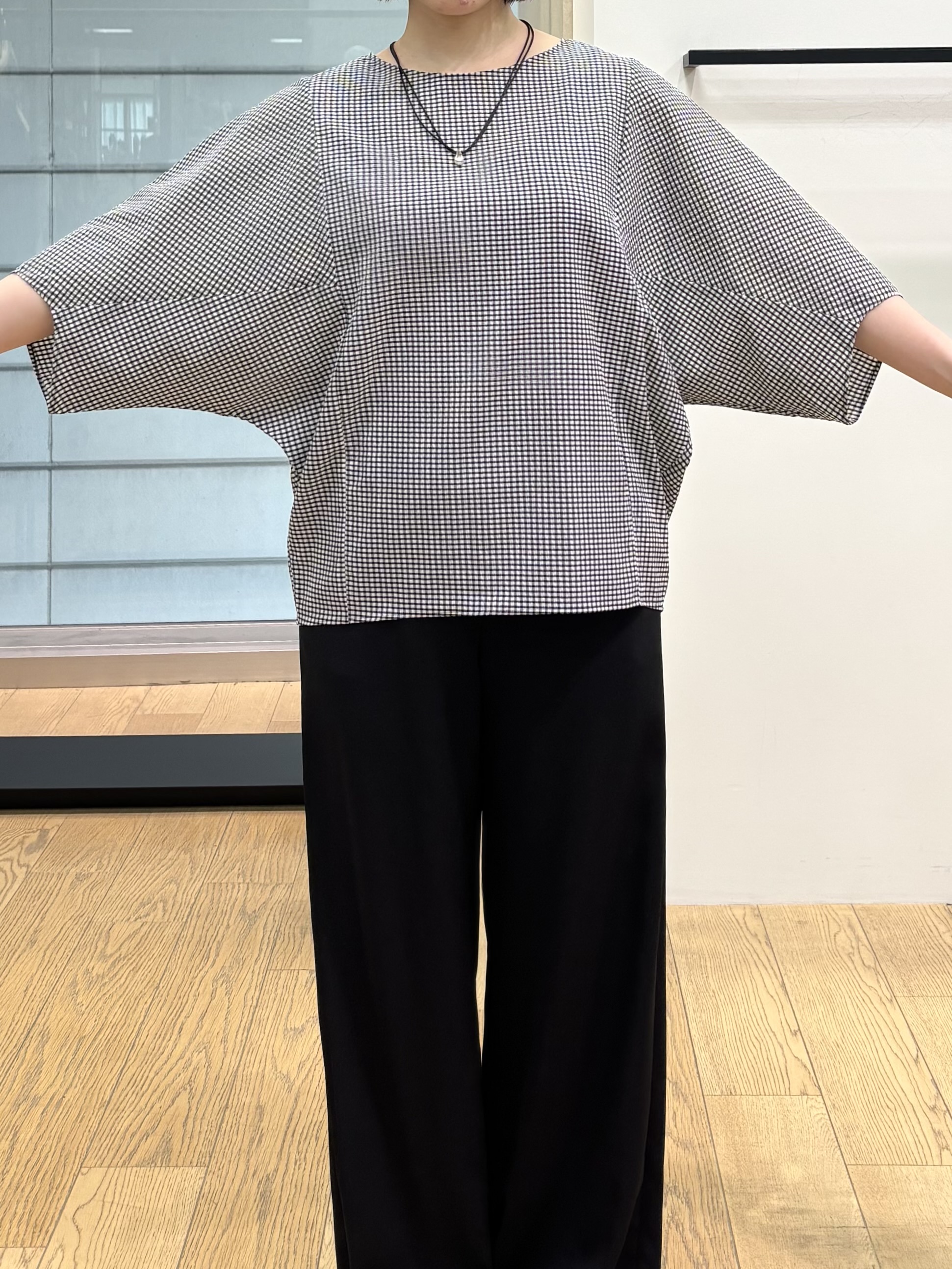 asamiさんの「INDIVI｜【体型カバー】サッカーチェックドルマントップス」を使ったコーディネート
