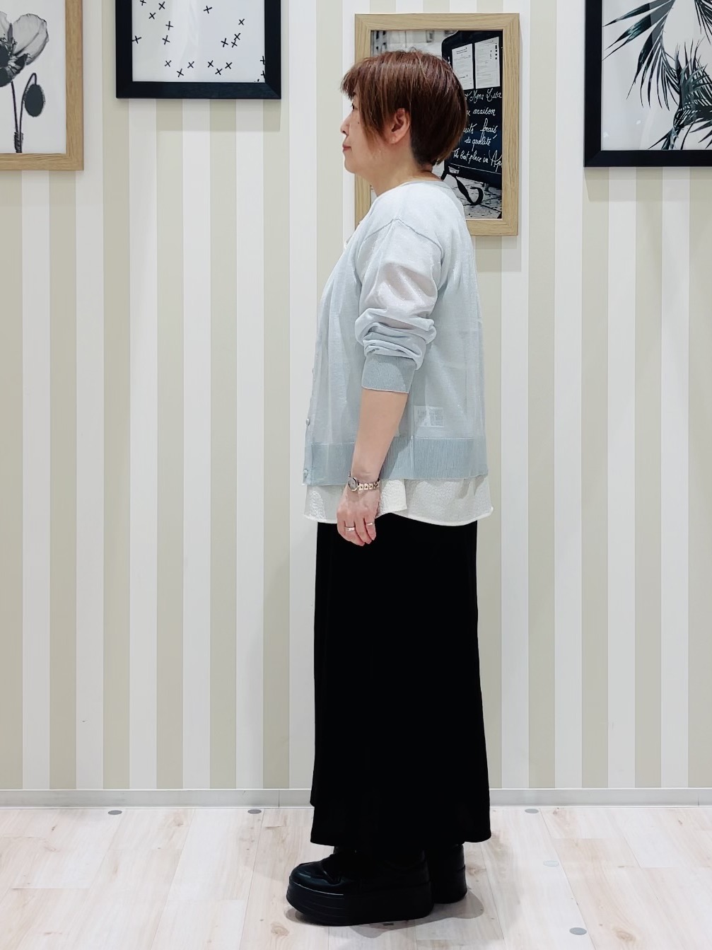 ma_miさんの「SHOO･LA･RUE｜【通気性〇/洗濯機可/S-LL】シアーラメカーディガン」を使ったコーディネート