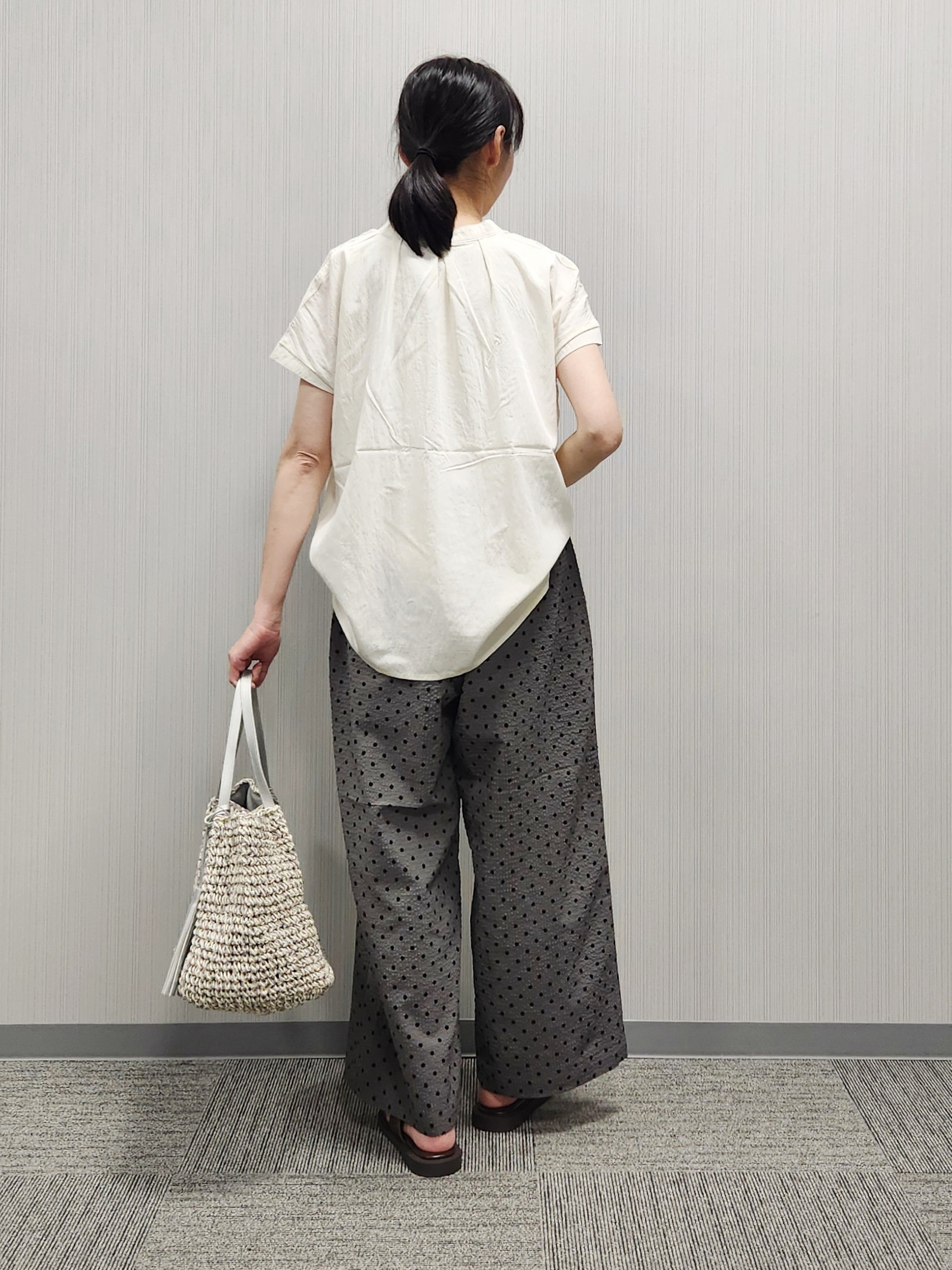 naraさんの「Dessin｜バンドカラーフロントフリルブラウス」を使ったコーディネート