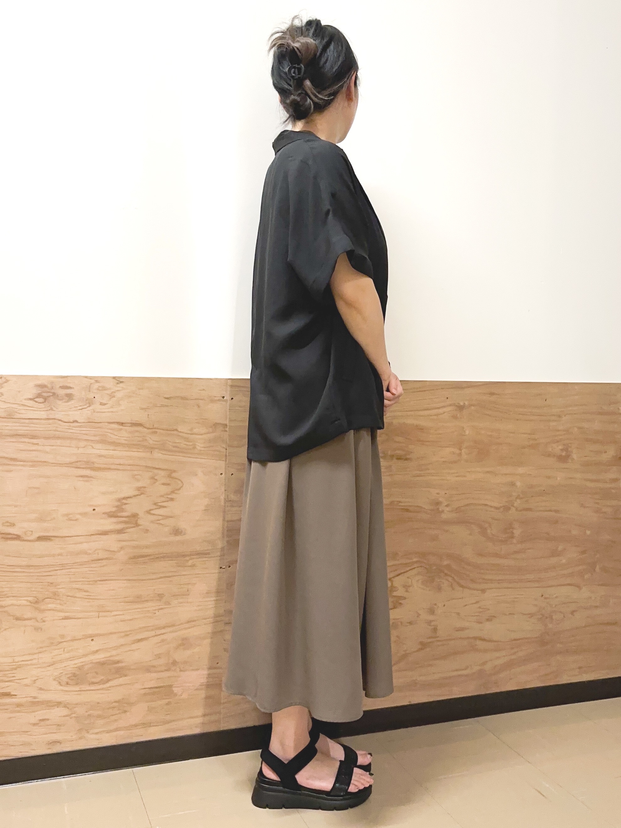 すーさんの「grove｜【洗濯機OK/SETUP可】シワになりにくいハーフスリーブジャケット」を使ったコーディネート