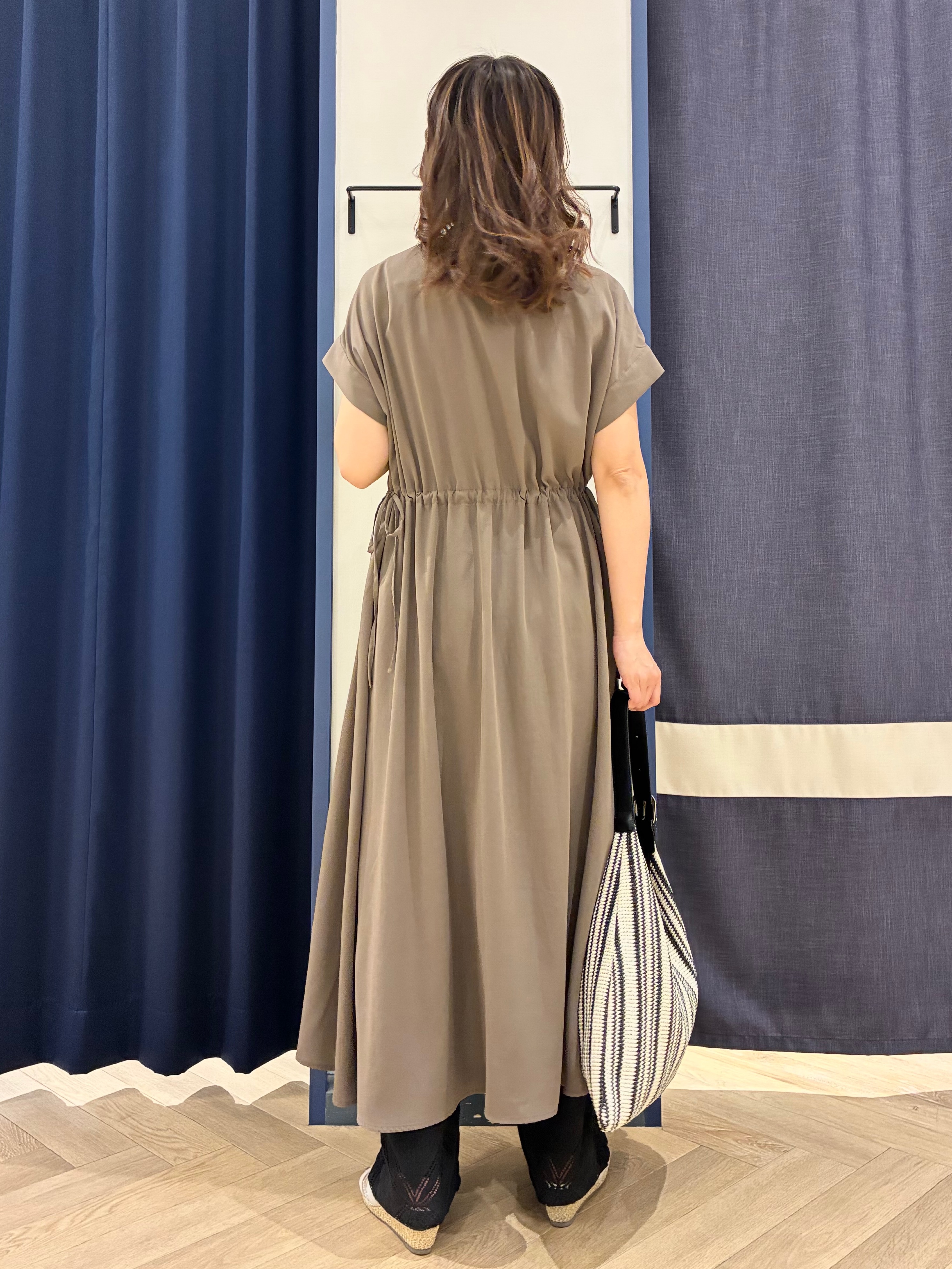 Orikaさんの「grove｜【洗える/体型カバー】ウエストドロストワンピース」を使ったコーディネート
