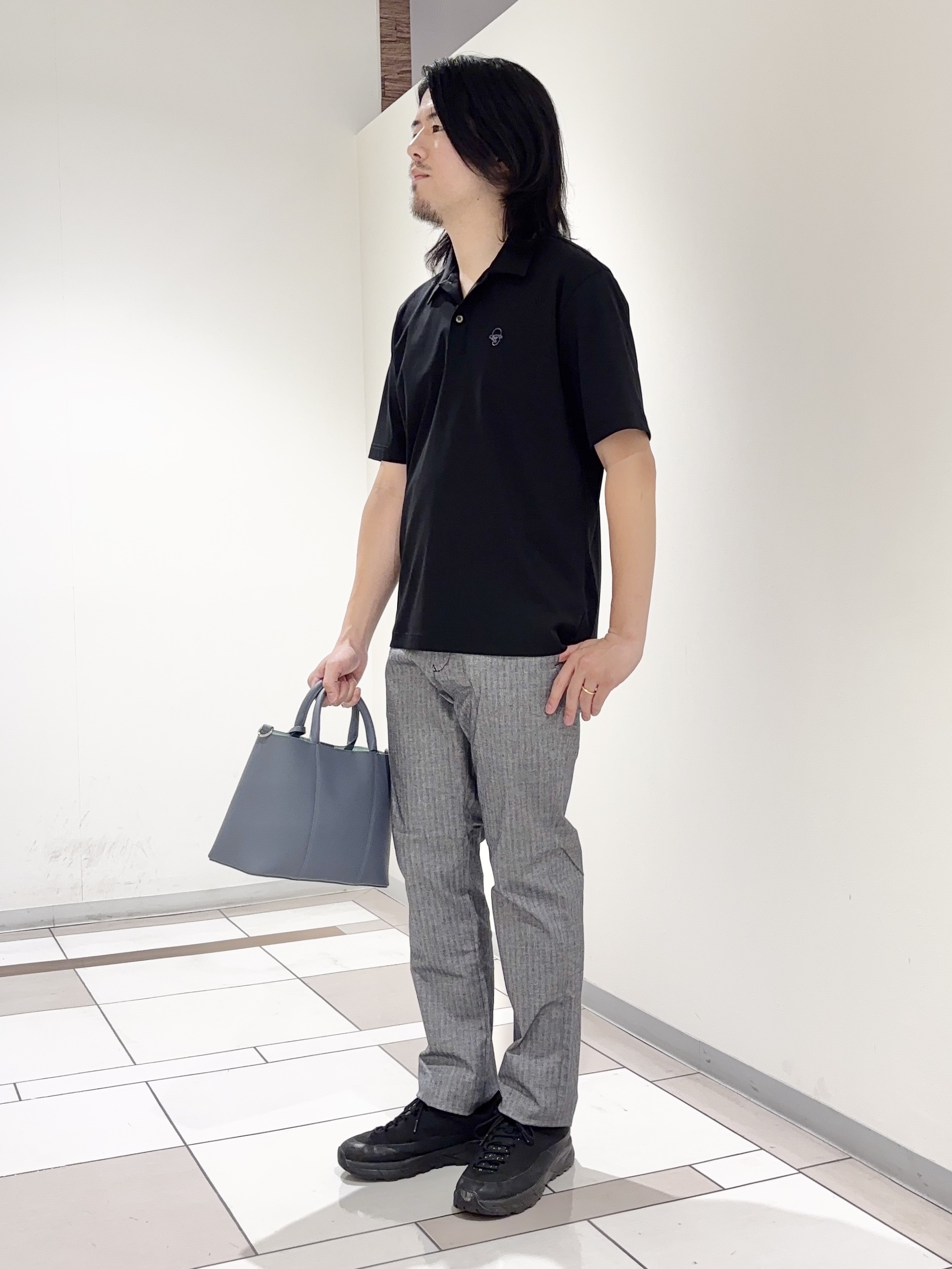 及川さんの「TAKEO KIKUCHI｜【接触冷感】アイスクリアコットン ワンポイント ポロシャツ」を使ったコーディネート