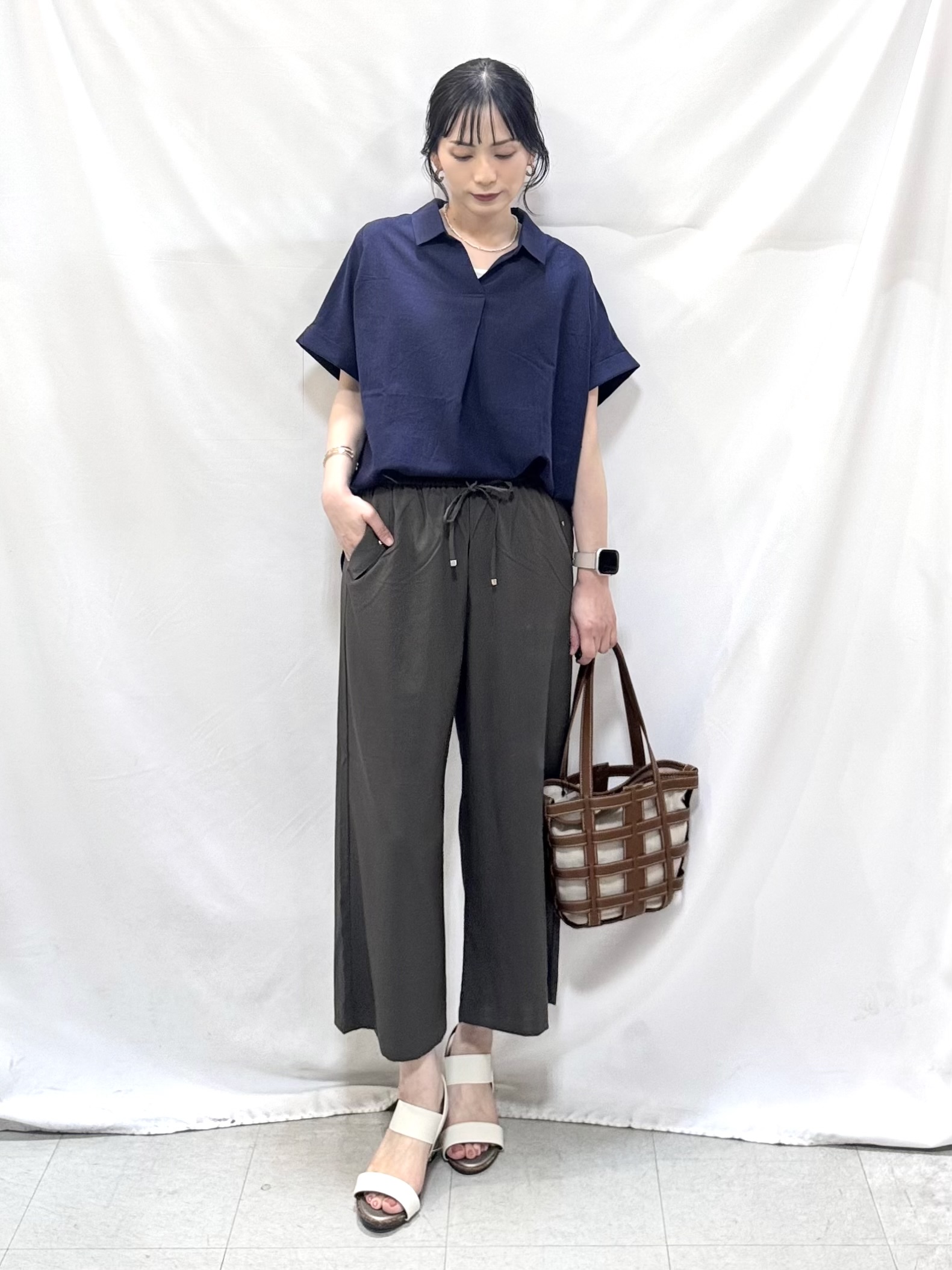 𝐇𝐢𝐫𝐨𝐦𝐢さんの「SHOO･LA･RUE｜【UV/吸水速乾/抗菌防臭】インせず着られる フレンチリネンスキッパーシャツ」を使ったコーディネート