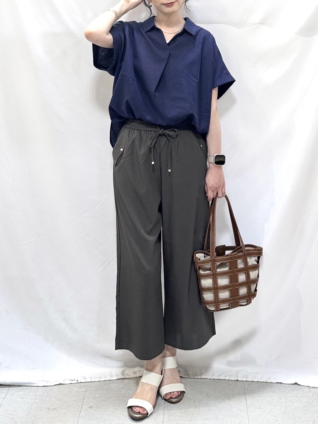 𝐇𝐢𝐫𝐨𝐦𝐢さんの「SHOO･LA･RUE｜【UV/吸水速乾/抗菌防臭】インせず着られる フレンチリネンスキッパーシャツ」を使ったコーディネート