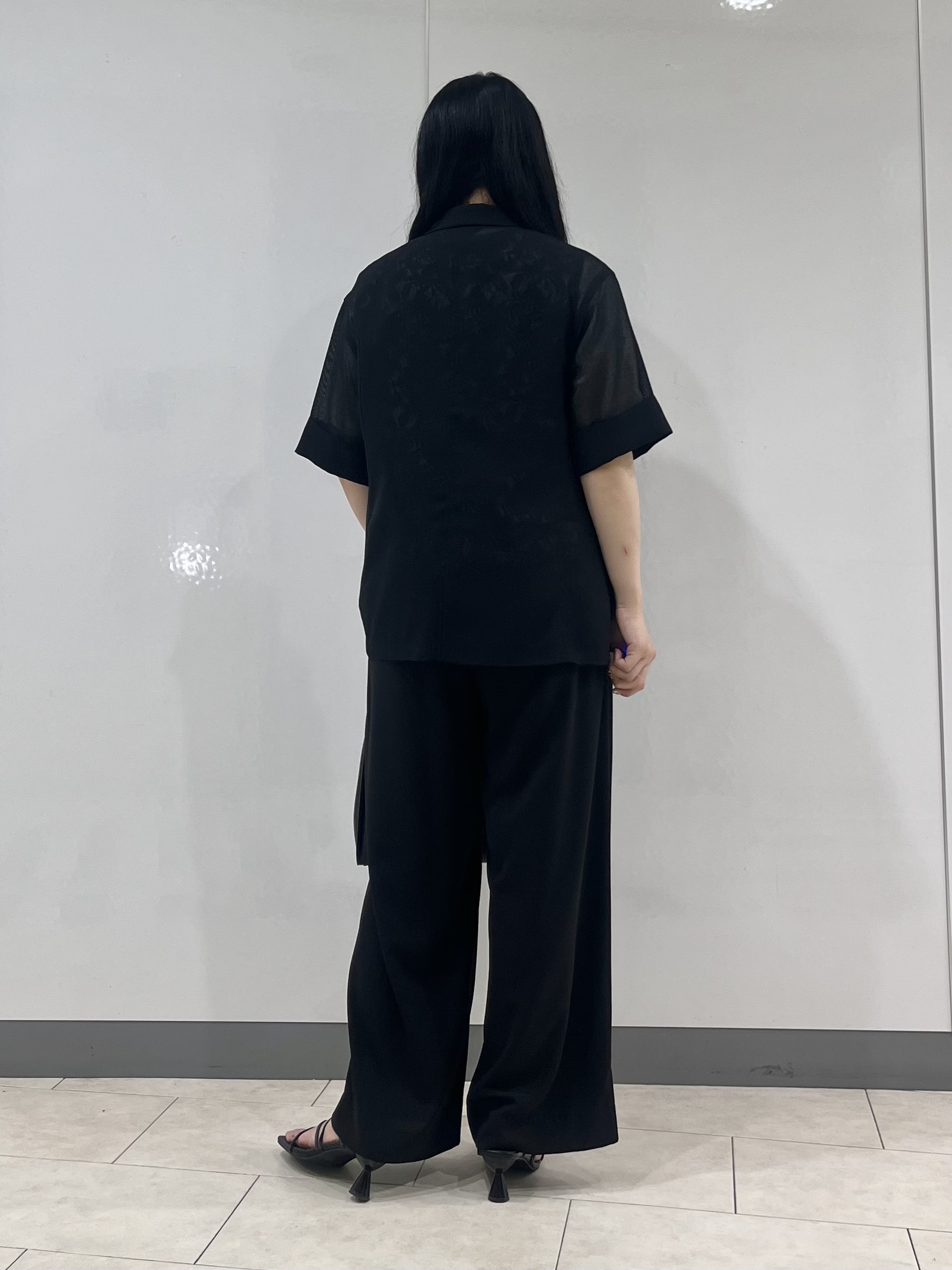 hasuさんの「INDIVI｜【洗える／メッシュ素材／SETUP可能】半袖シアージャケット」を使ったコーディネート