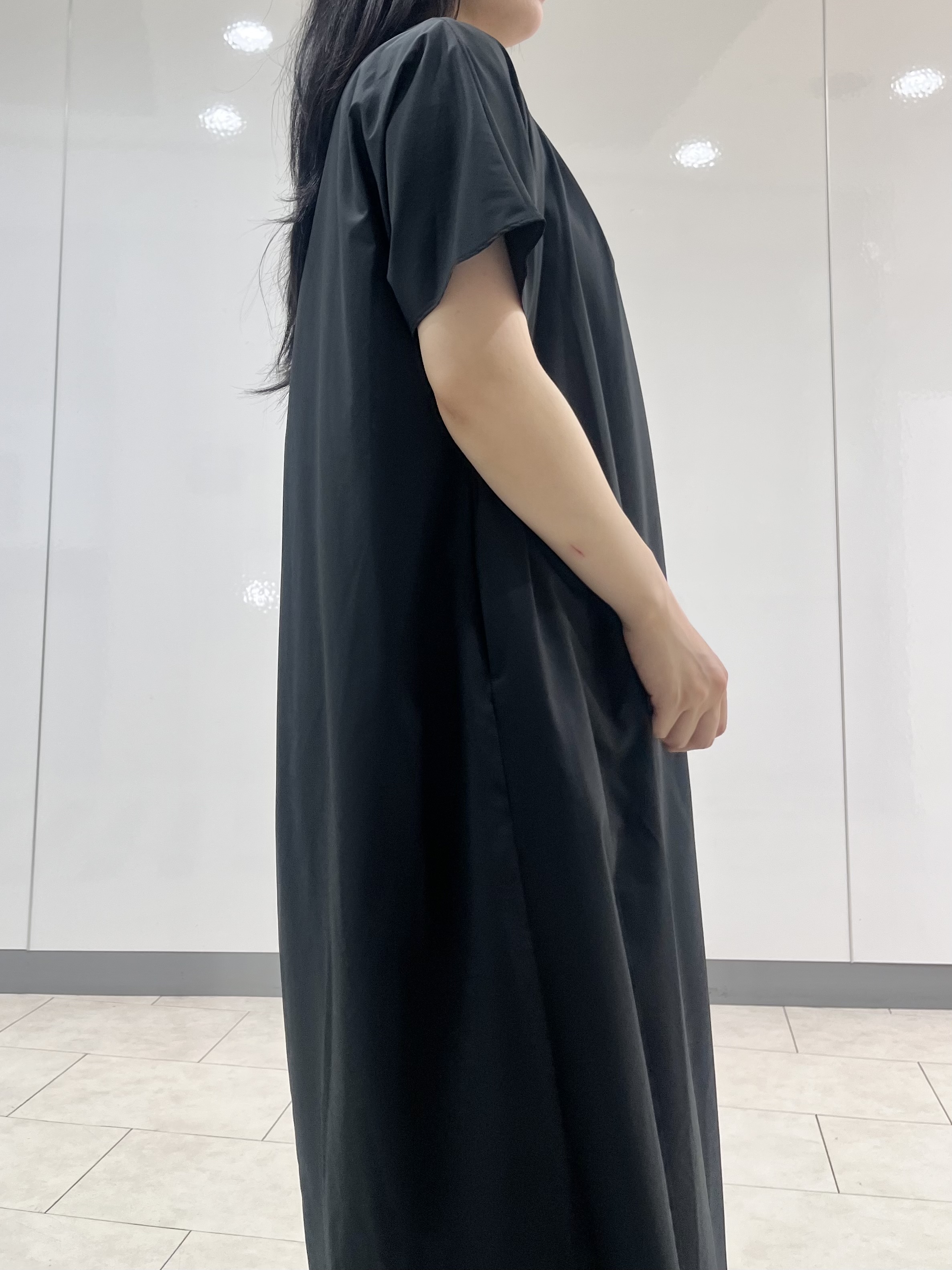 hasuさんの「INDIVI｜【撥水／UVカット】ベルト付きワンピース」を使ったコーディネート