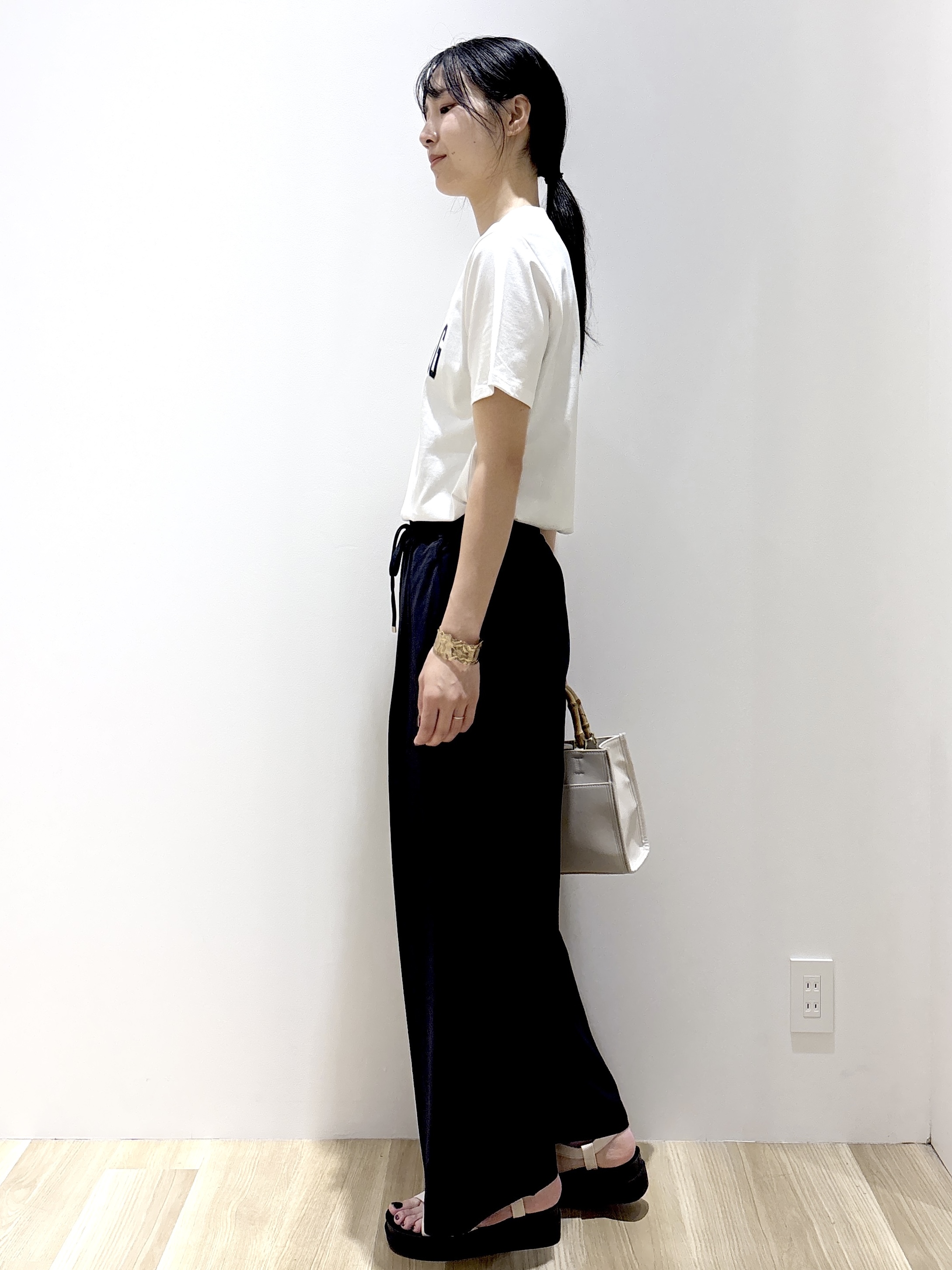 sachikoさんの「OPAQUE.CLIP｜アソートロゴTシャツ【洗濯機OK】」を使ったコーディネート