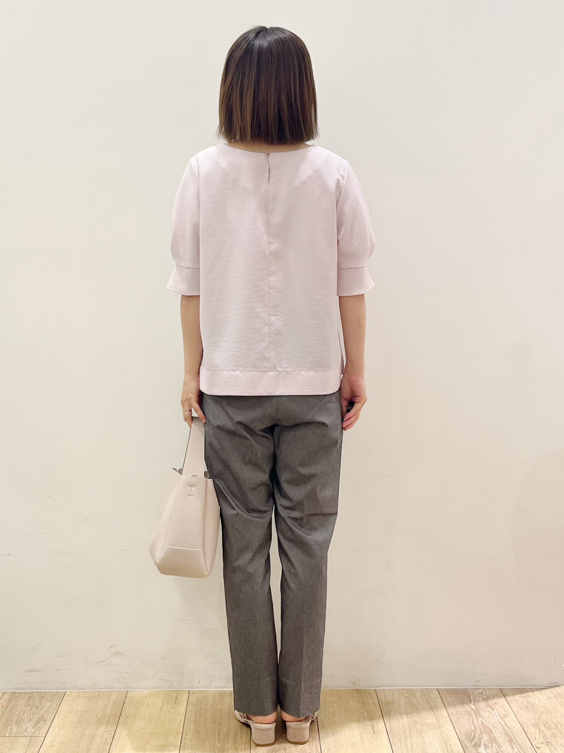 kcさんの「OPAQUE.CLIP｜【接触冷感／吸水速乾】タックパフスリーブブラウス《防シワ／洗濯機OK／XS～3L／8col》」を使ったコーディネート