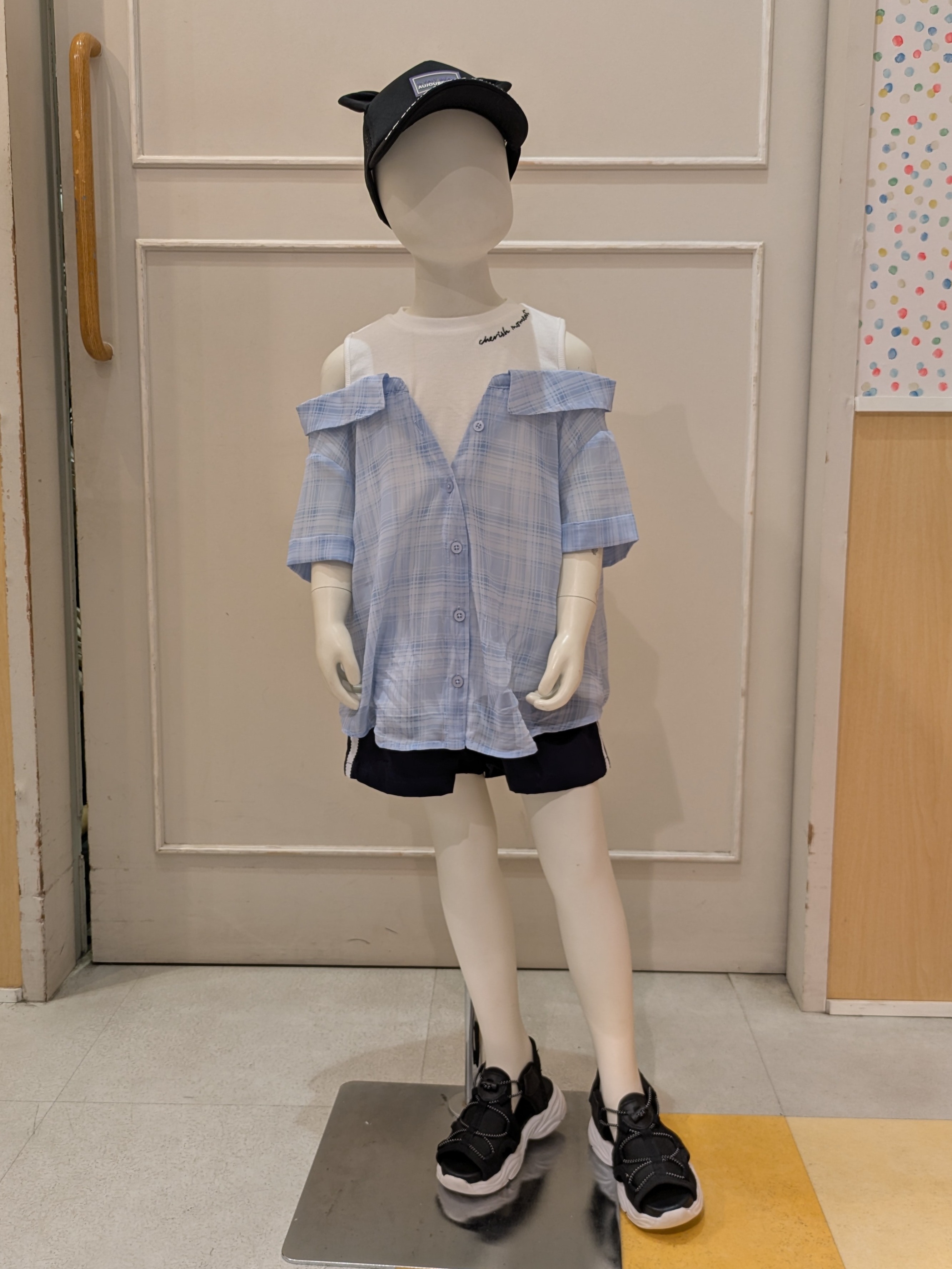 𝐂𝐡𝐢𝐢 &hearts;(ちー)さんの「SHOO･LA･RUE｜【100-130cm】サイドラインショートパンツ」を使ったコーディネート