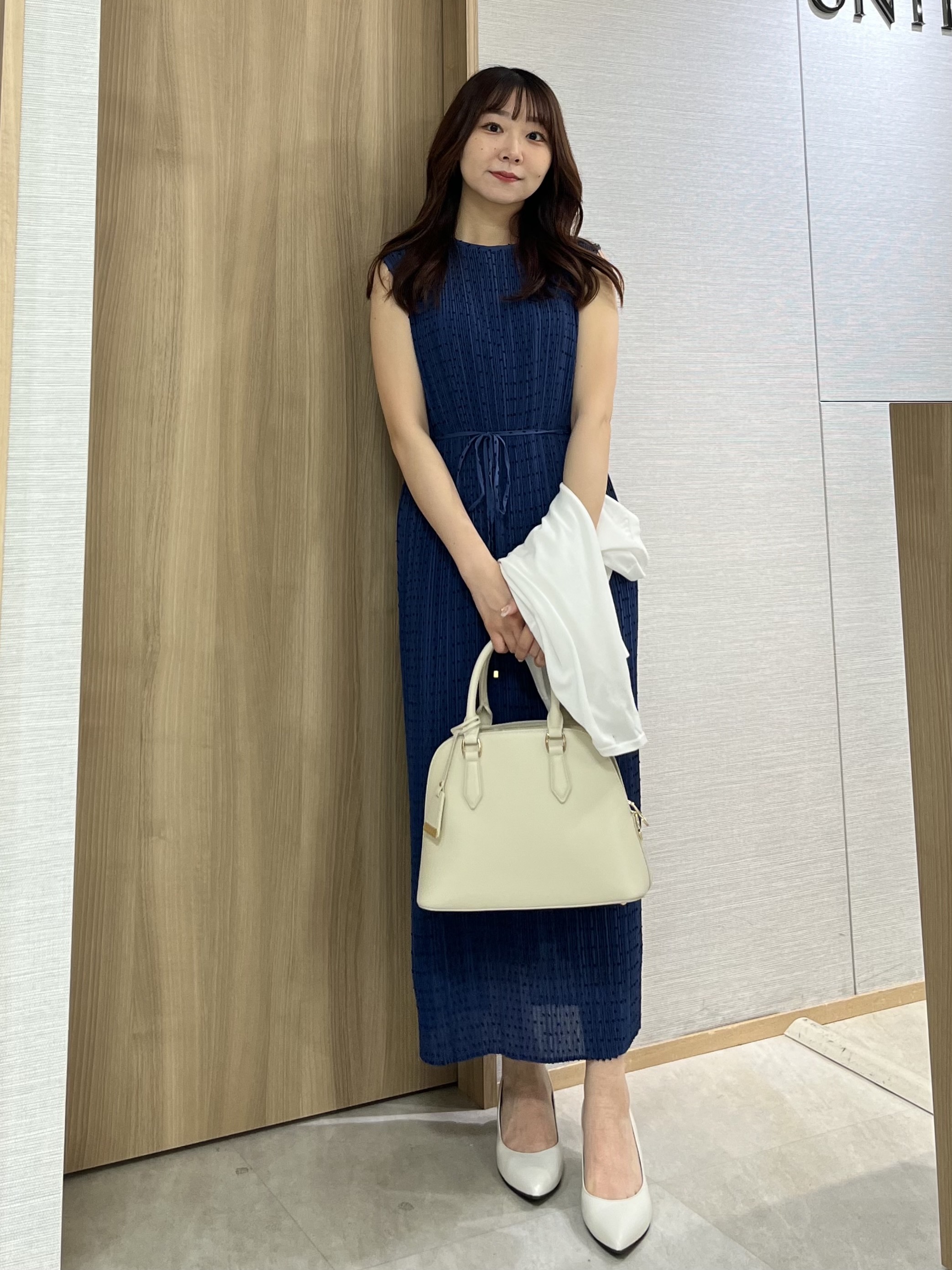 KAHOさんの「UNTITLED｜【華やか/シアー感】ドットジャガードワンピース」を使ったコーディネート