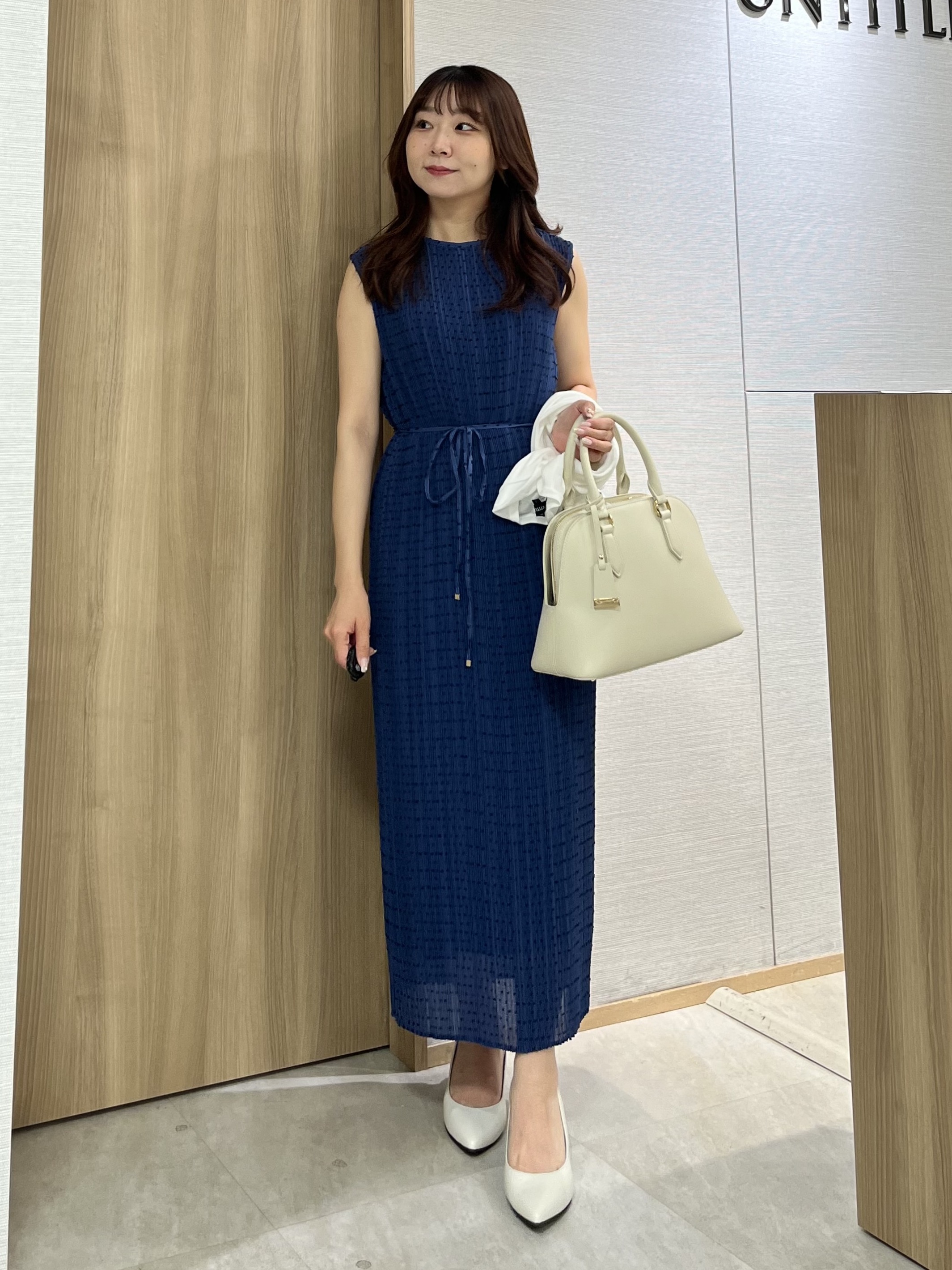 KAHOさんの「UNTITLED｜【華やか/シアー感】ドットジャガードワンピース」を使ったコーディネート