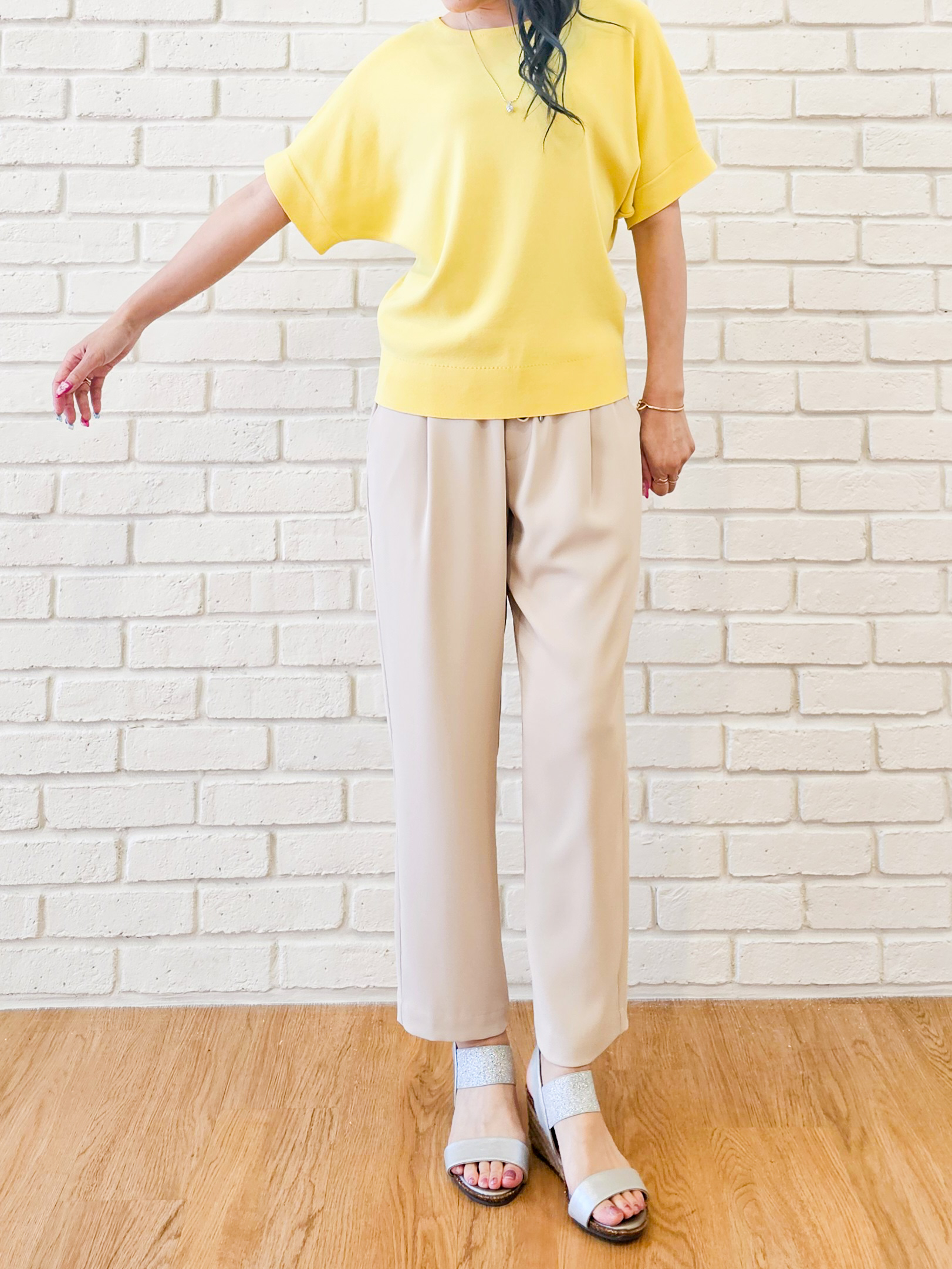 ゆゆさんの「SHOO･LA･RUE｜【毎日洗える/UV】二の腕隠れる さらっとドルマン半袖ニット」を使ったコーディネート