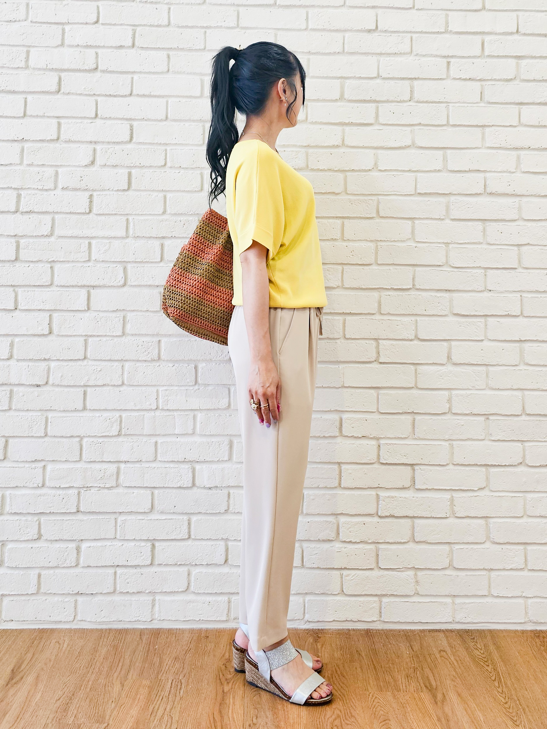 ゆゆさんの「SHOO･LA･RUE｜【毎日洗える/UV】二の腕隠れる さらっとドルマン半袖ニット」を使ったコーディネート