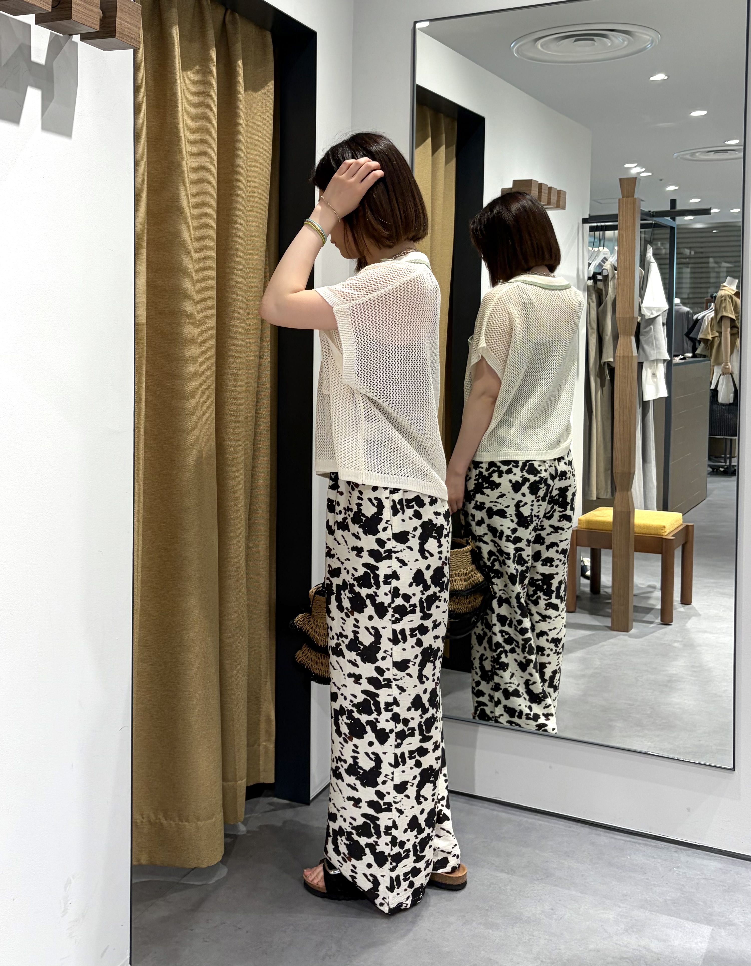amiさんの「INDIVI｜メッシュポロドルマンニット」を使ったコーディネート