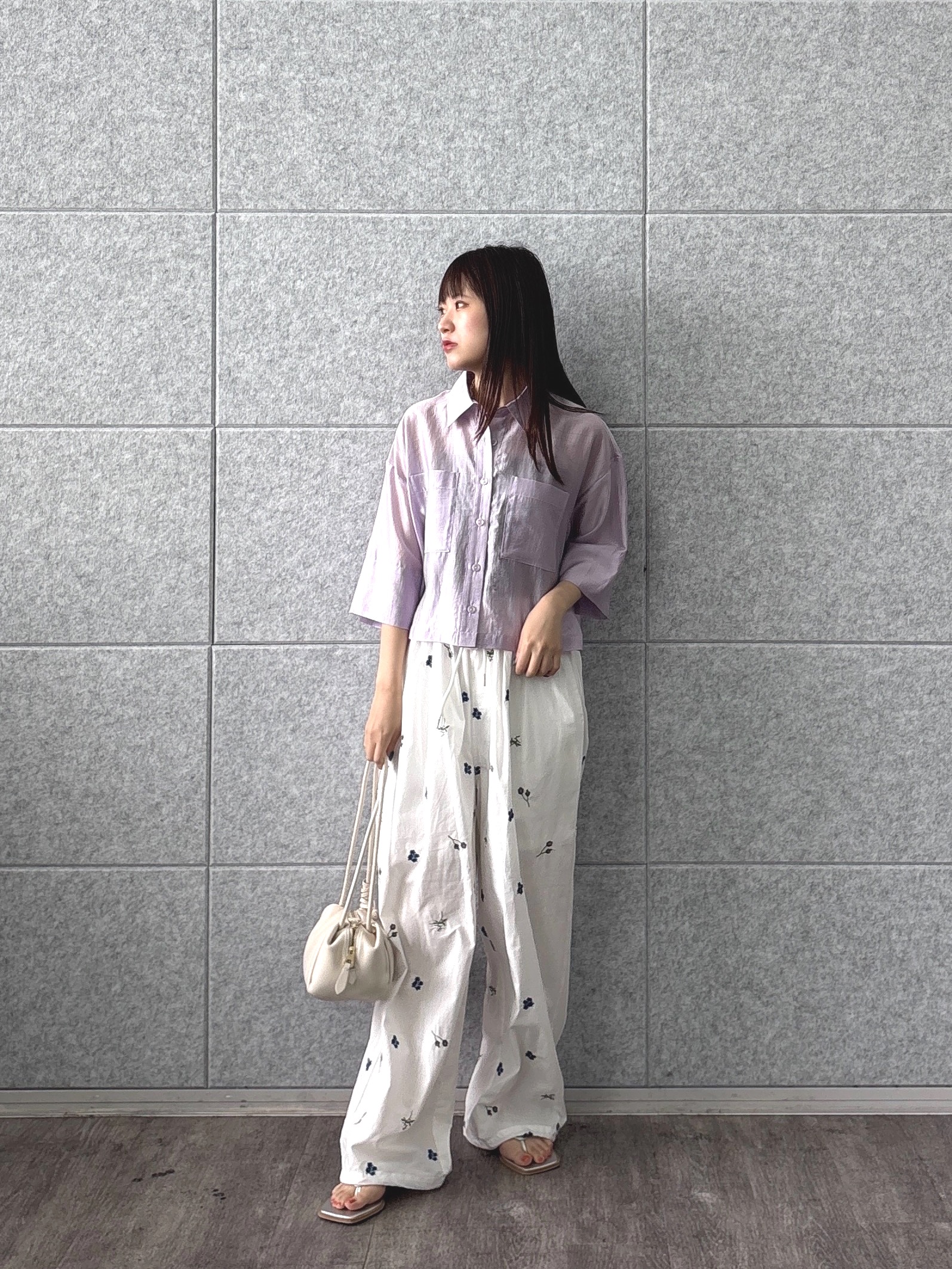 Renoさんの「INDIVI｜ボックスシルエットシアーシャツ【接触冷感】」を使ったコーディネート