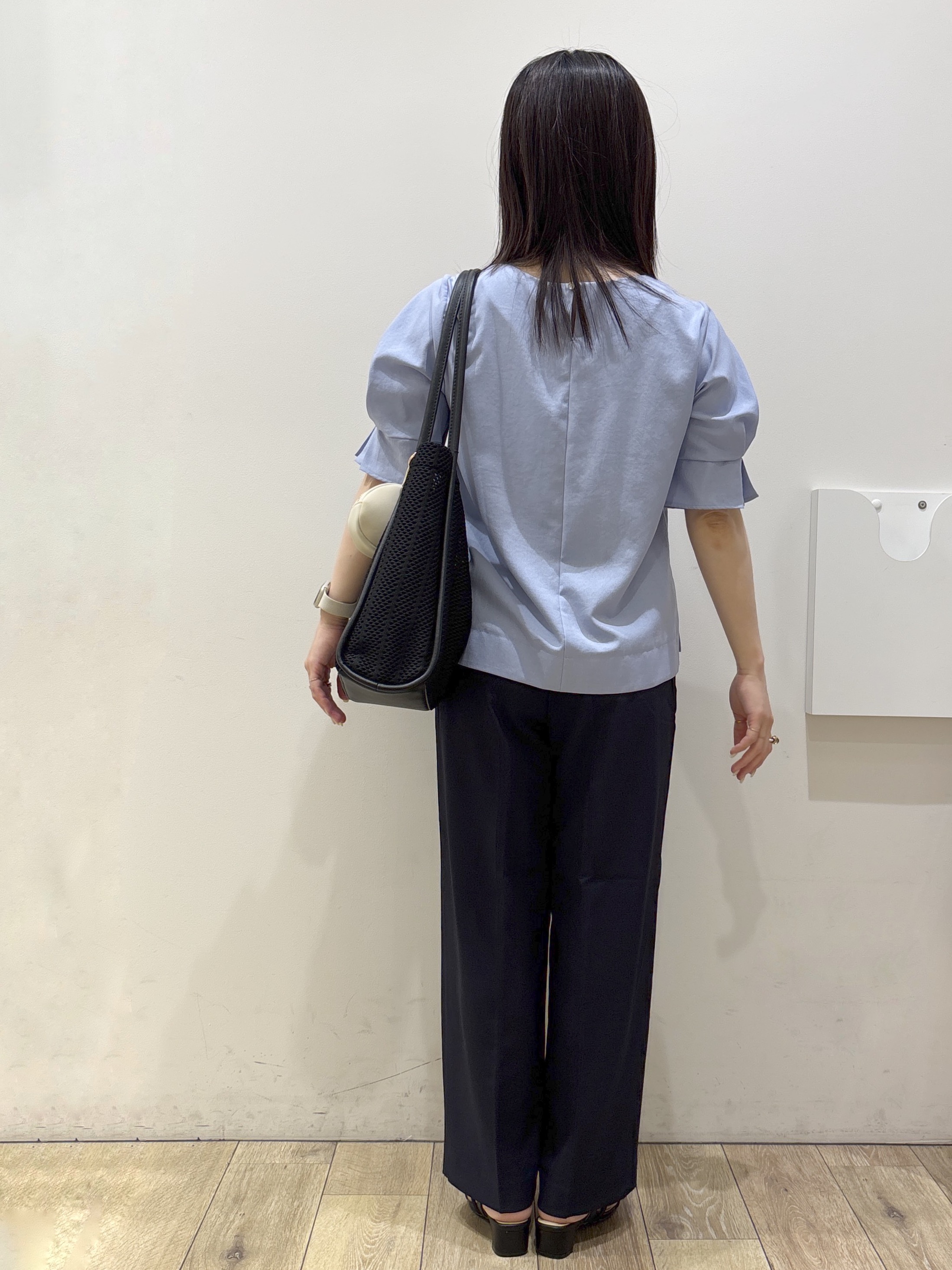 mameさんの「index｜【接触冷感／吸水速乾】タックパフスリーブブラウス《防シワ／洗濯機OK／XS～3L／8col》」を使ったコーディネート