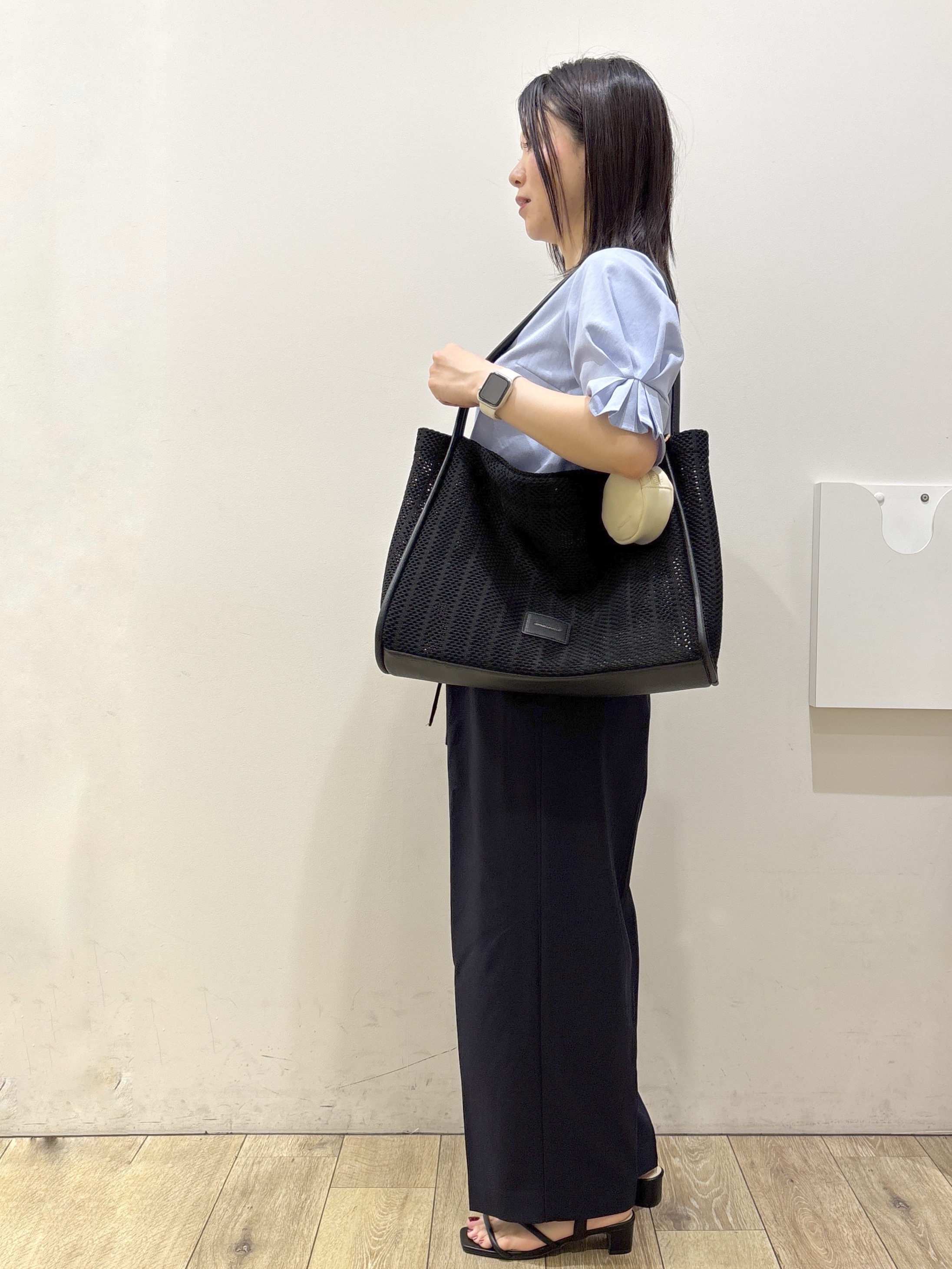 mameさんの「index｜【接触冷感／吸水速乾】タックパフスリーブブラウス《防シワ／洗濯機OK／XS～3L／8col》」を使ったコーディネート