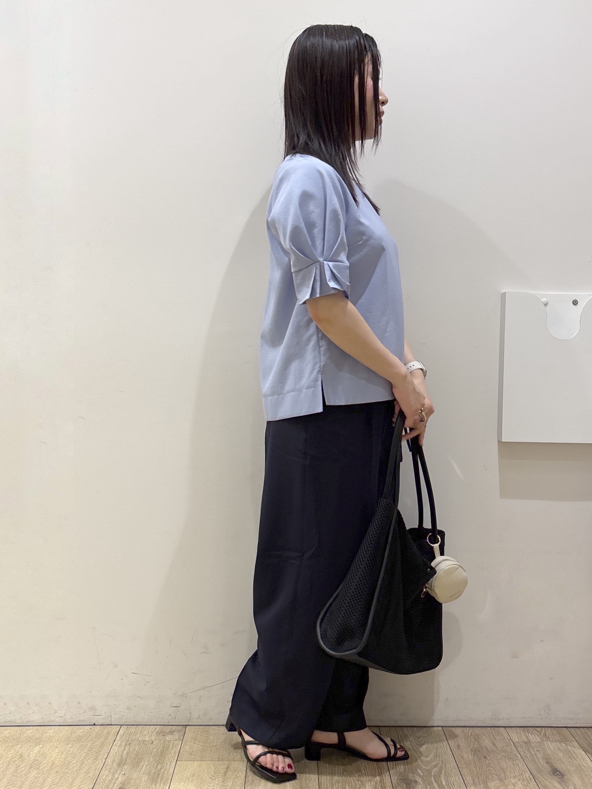 mameさんの「index｜【接触冷感／吸水速乾】タックパフスリーブブラウス《防シワ／洗濯機OK／XS～3L／8col》」を使ったコーディネート