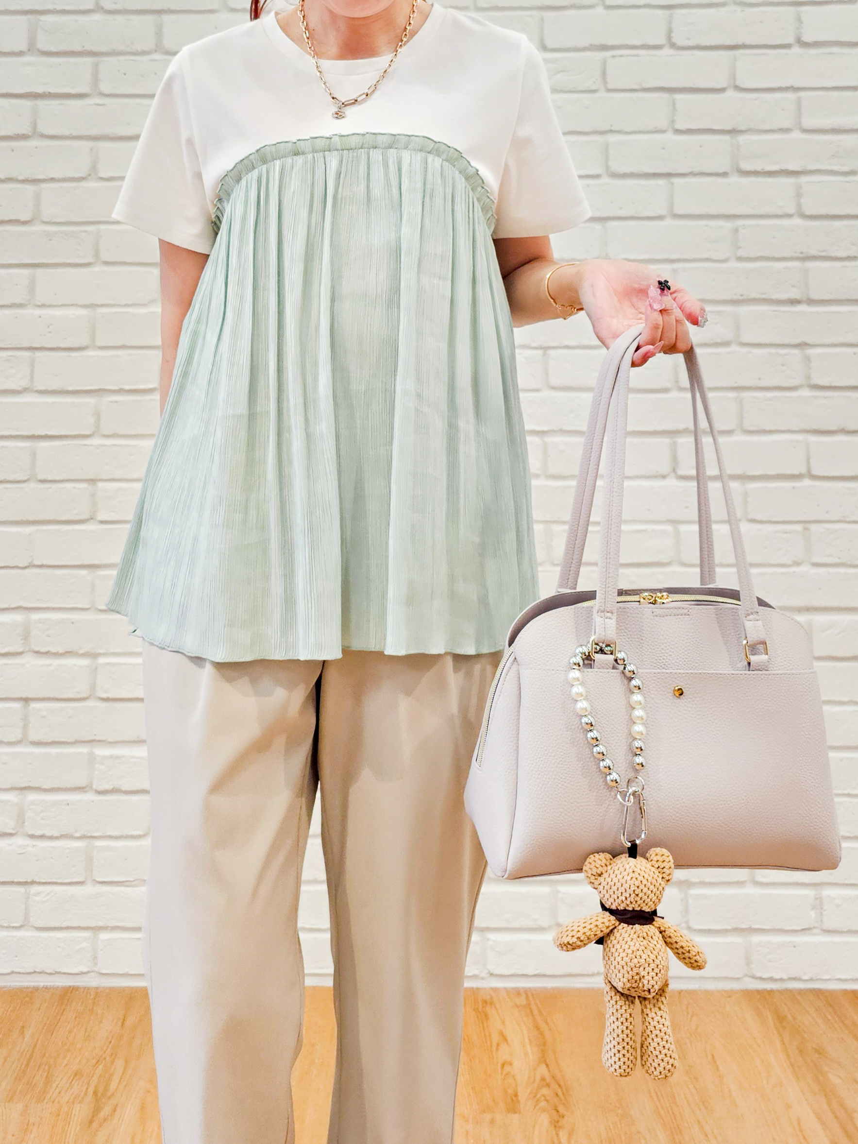 ゆゆさんの「SHOO･LA･RUE｜【体型カバー】1枚でインせず決まる きらきらビスチェ風Tシャツ」を使ったコーディネート
