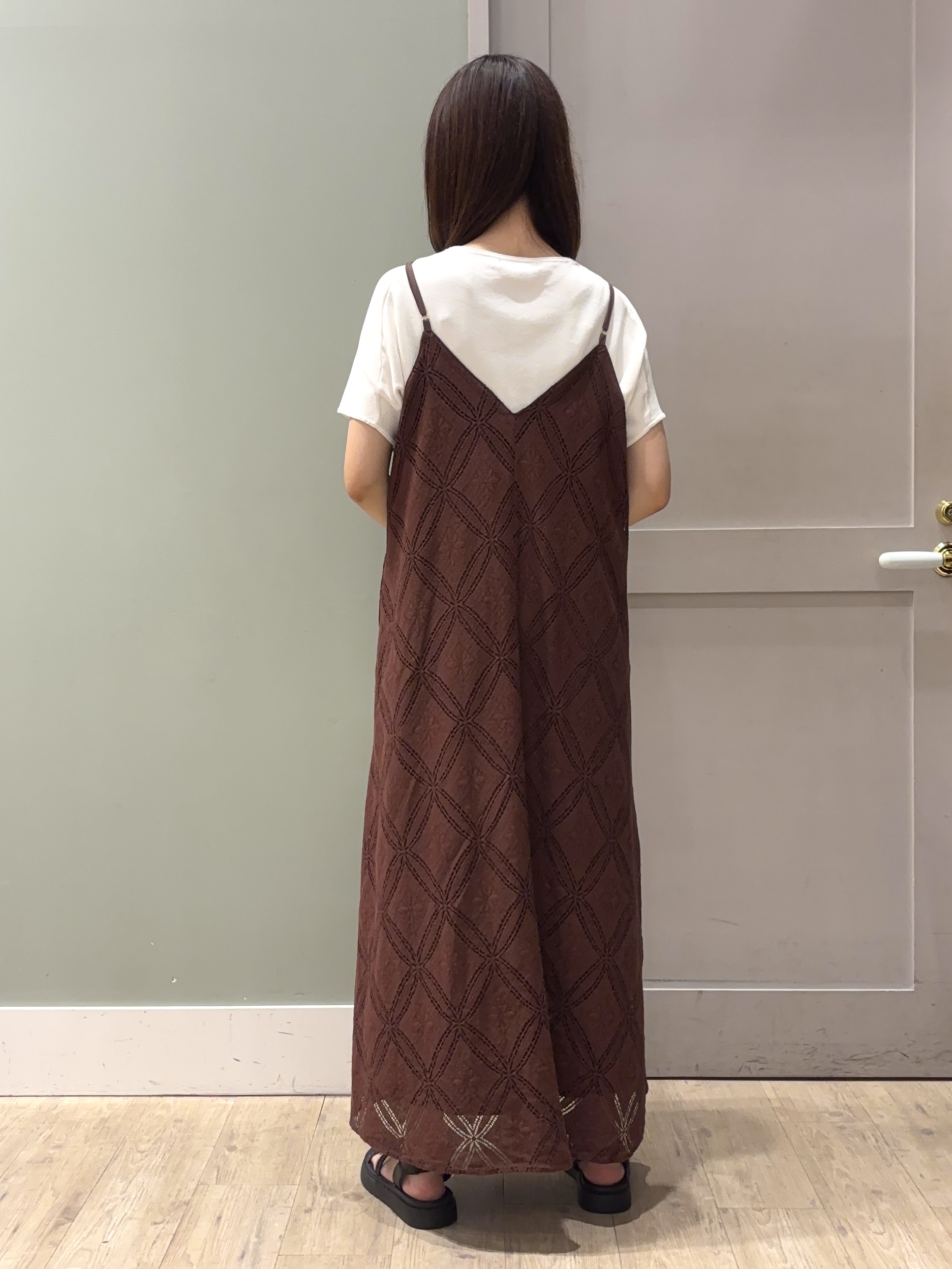しばみさんの「grove｜【シリーズ累計36万枚！名品ニット】やわらかドライタッチ ドルマンニット」を使ったコーディネート