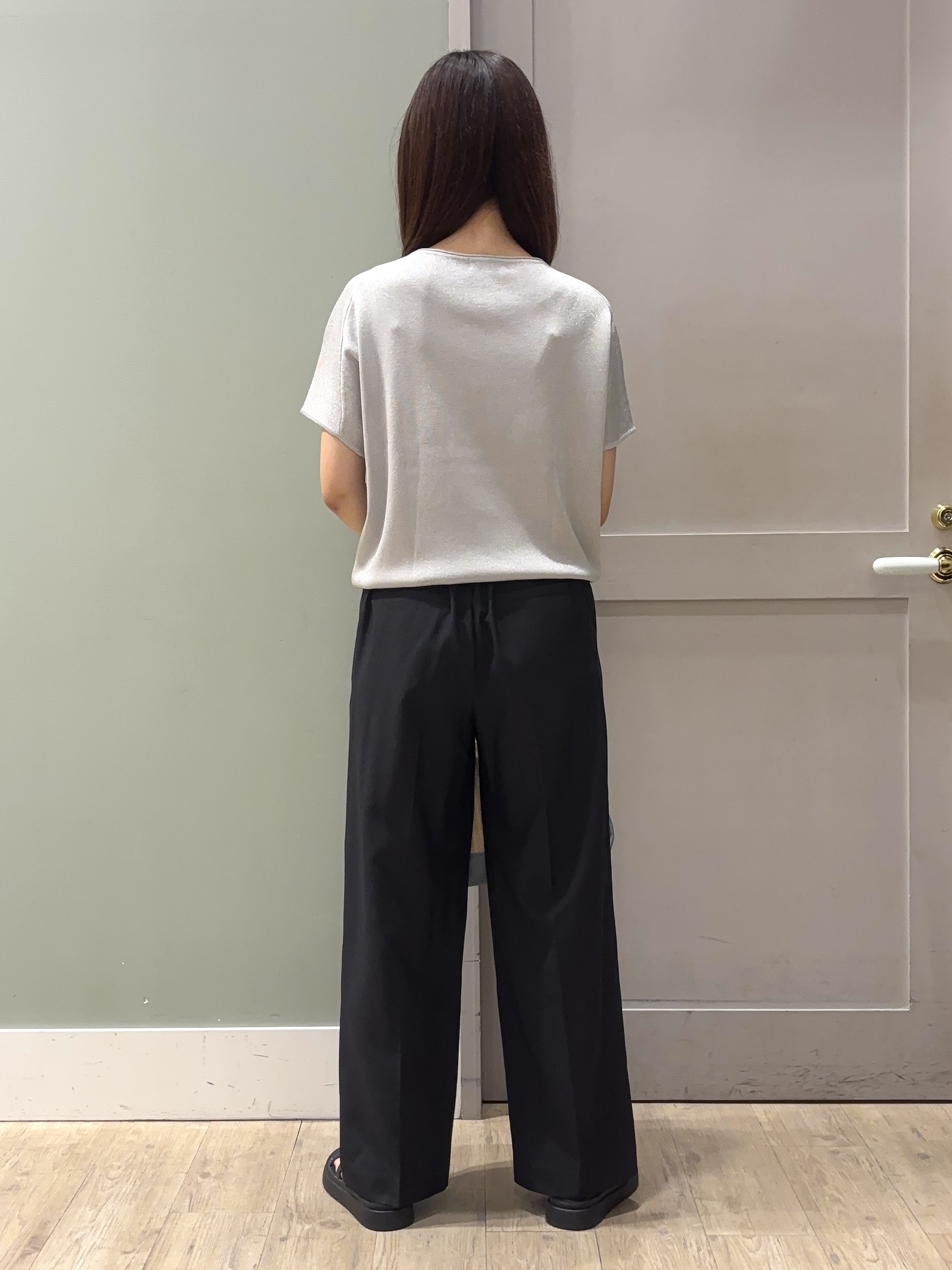 しばみさんの「grove｜【シリーズ累計36万枚！名品ニット】やわらかドライタッチ ドルマンニット」を使ったコーディネート