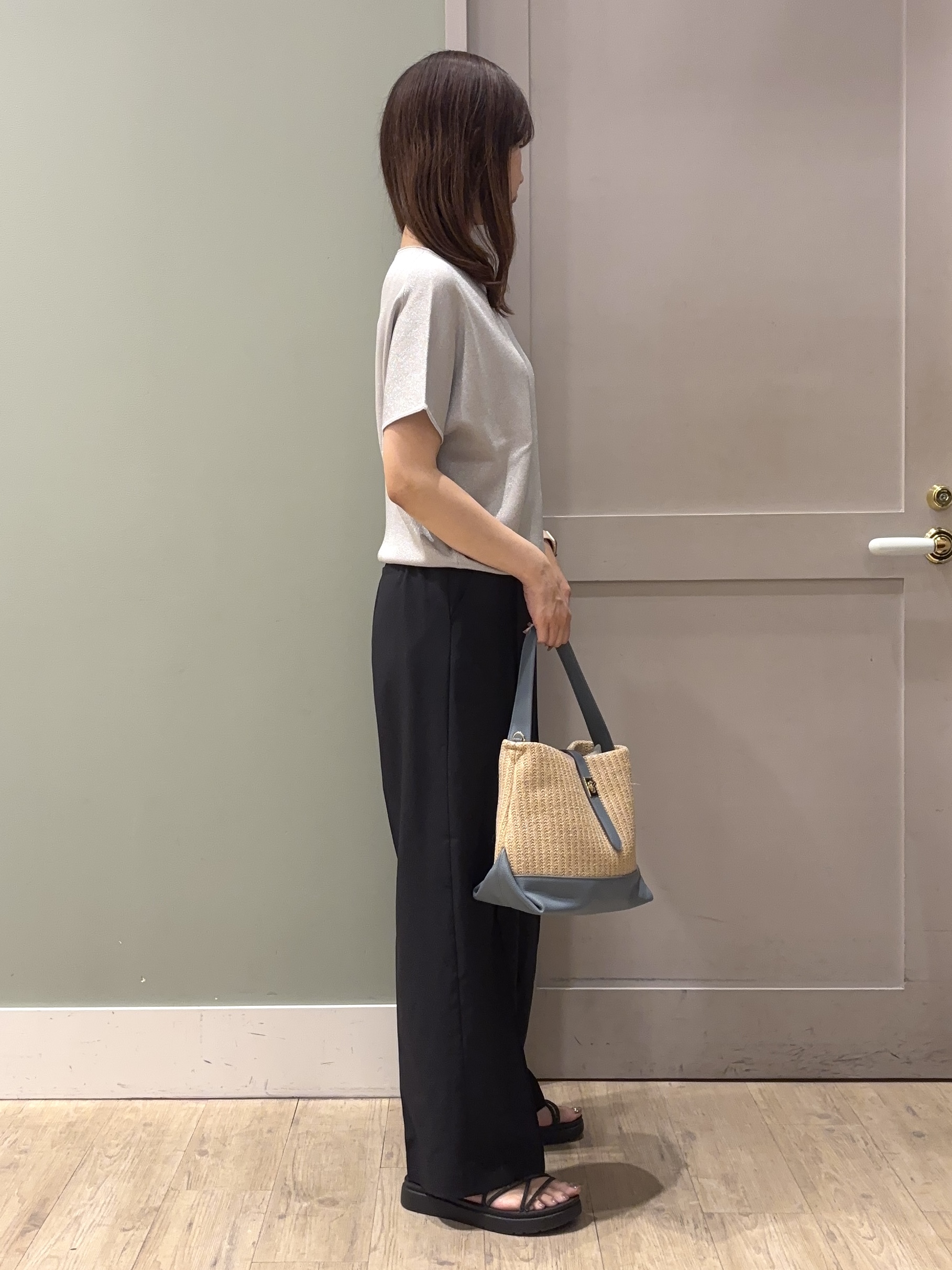 しばみさんの「grove｜【シリーズ累計36万枚！名品ニット】やわらかドライタッチ ドルマンニット」を使ったコーディネート