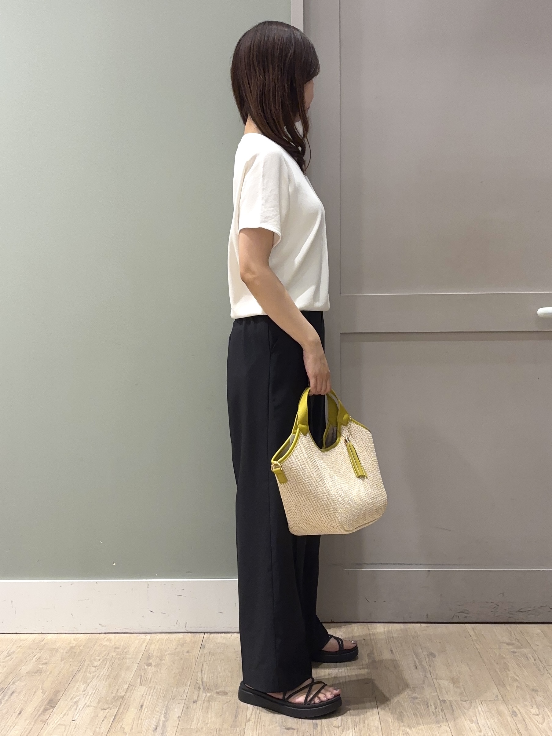 しばみさんの「grove｜【シリーズ累計36万枚！名品ニット】やわらかドライタッチ ドルマンニット」を使ったコーディネート