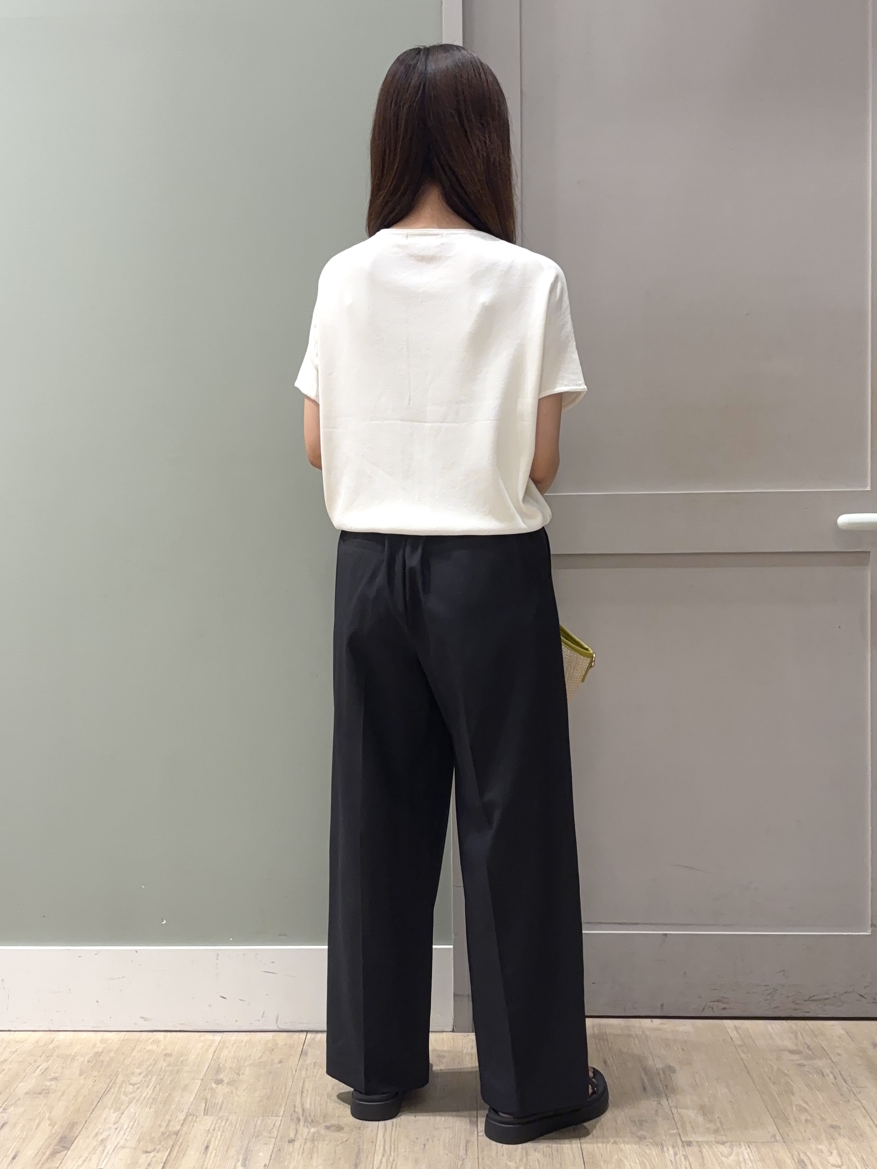 しばみさんの「grove｜【シリーズ累計36万枚！名品ニット】やわらかドライタッチ ドルマンニット」を使ったコーディネート