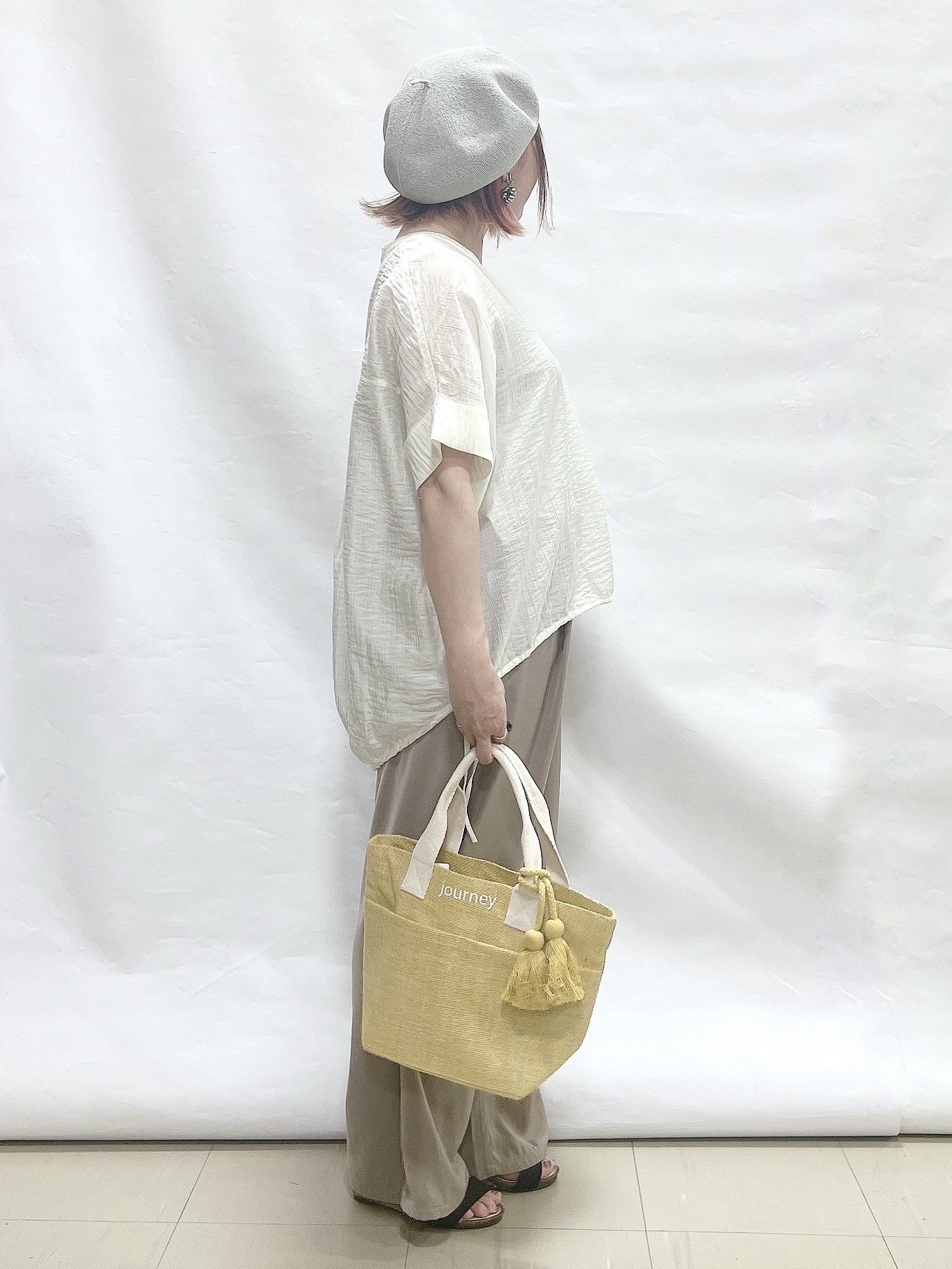 YUIさんの「SHOO･LA･RUE｜【高レビュー/体型カバー】インせず着られる スキッパー裾リボンブラウス」を使ったコーディネート