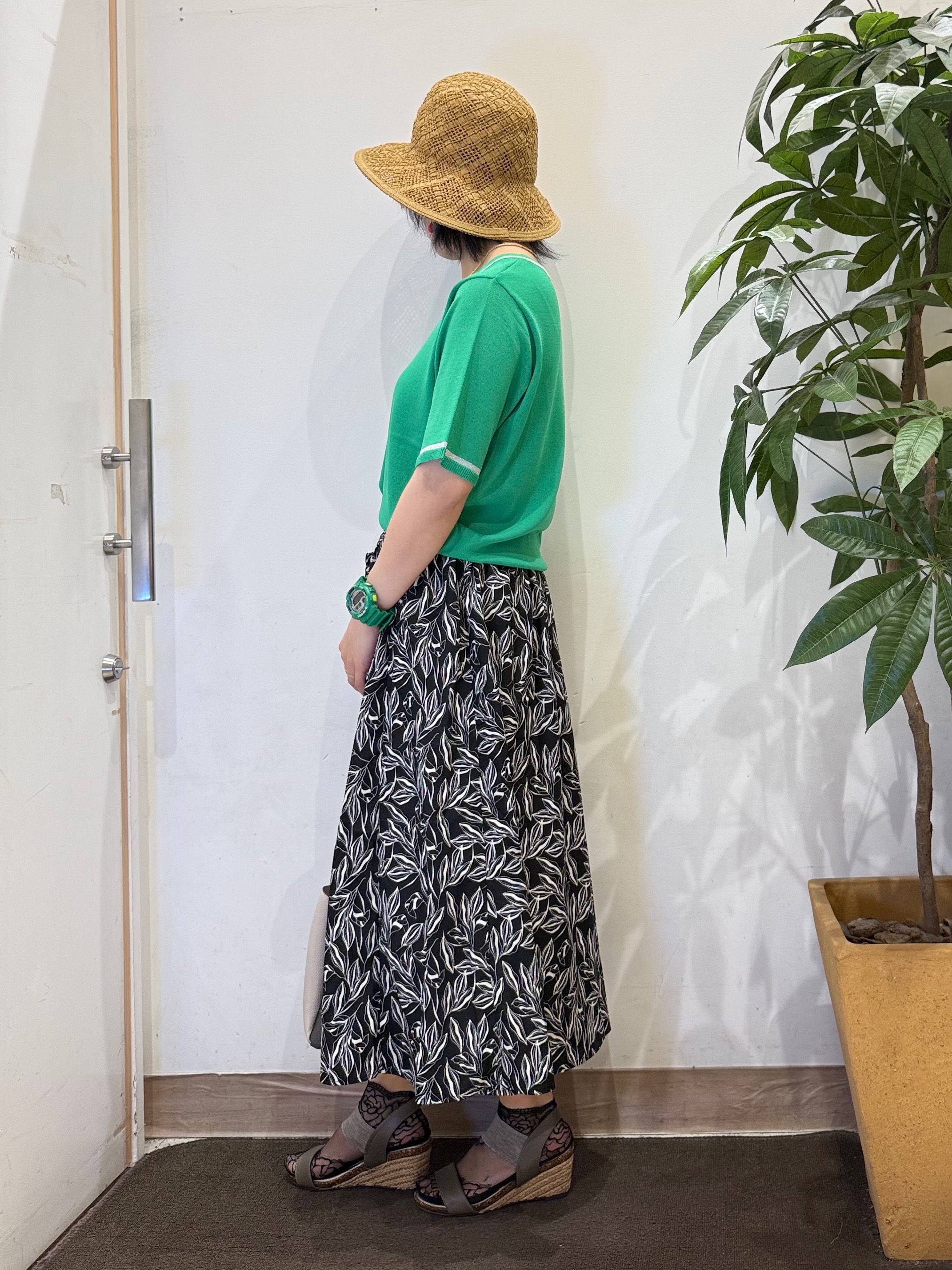 misakiさんの「SHOO･LA･RUE｜【洗濯機可/S-LL】キラッと華やか ラメライン五分袖ニット」を使ったコーディネート