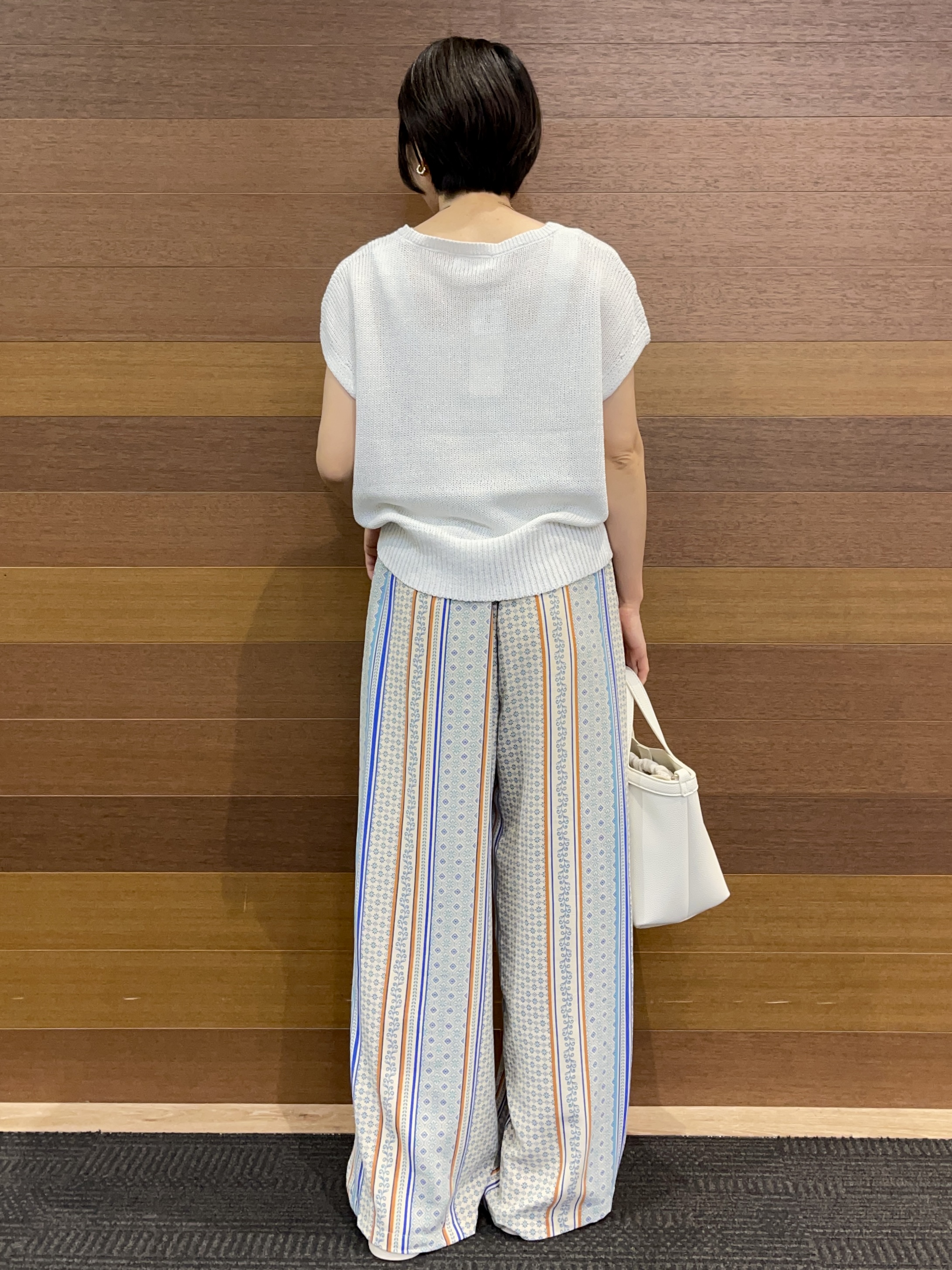 umiさんの「OPAQUE.CLIP｜ラメメッシュ フレンチスリーブニット【洗濯機OK】」を使ったコーディネート