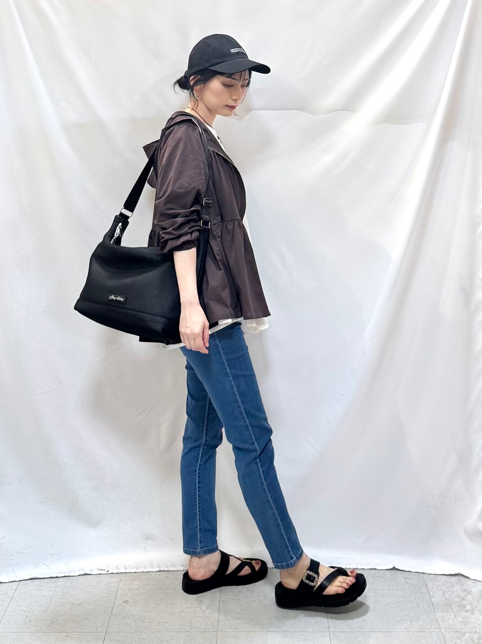 𝐇𝐢𝐫𝐨𝐦𝐢さんの「SHOO･LA･RUE｜【S-LL/体型カバー】日焼け対策にも女性らしさを UVカットペプラムパーカ」を使ったコーディネート