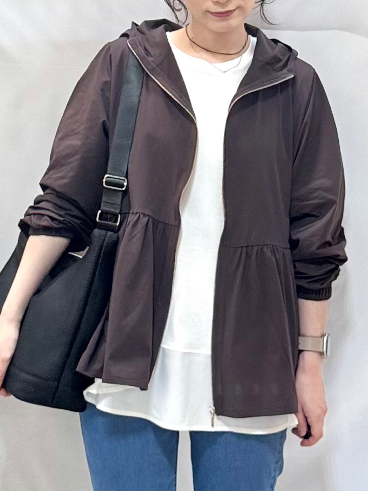 𝐇𝐢𝐫𝐨𝐦𝐢さんの「SHOO･LA･RUE｜【S-LL/体型カバー】日焼け対策にも女性らしさを UVカットペプラムパーカ」を使ったコーディネート