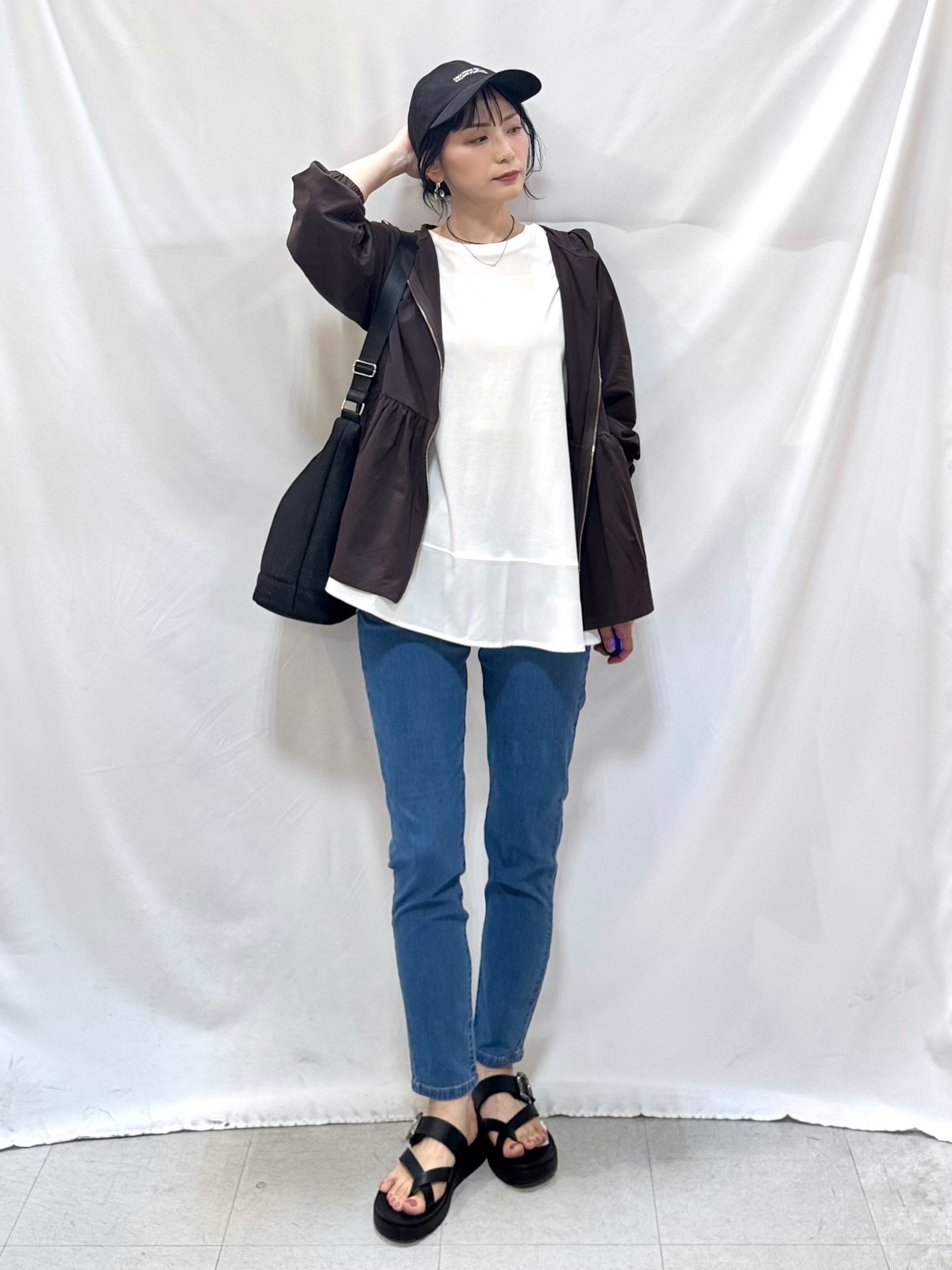 𝐇𝐢𝐫𝐨𝐦𝐢さんの「SHOO･LA･RUE｜【S-LL/体型カバー】日焼け対策にも女性らしさを UVカットペプラムパーカ」を使ったコーディネート