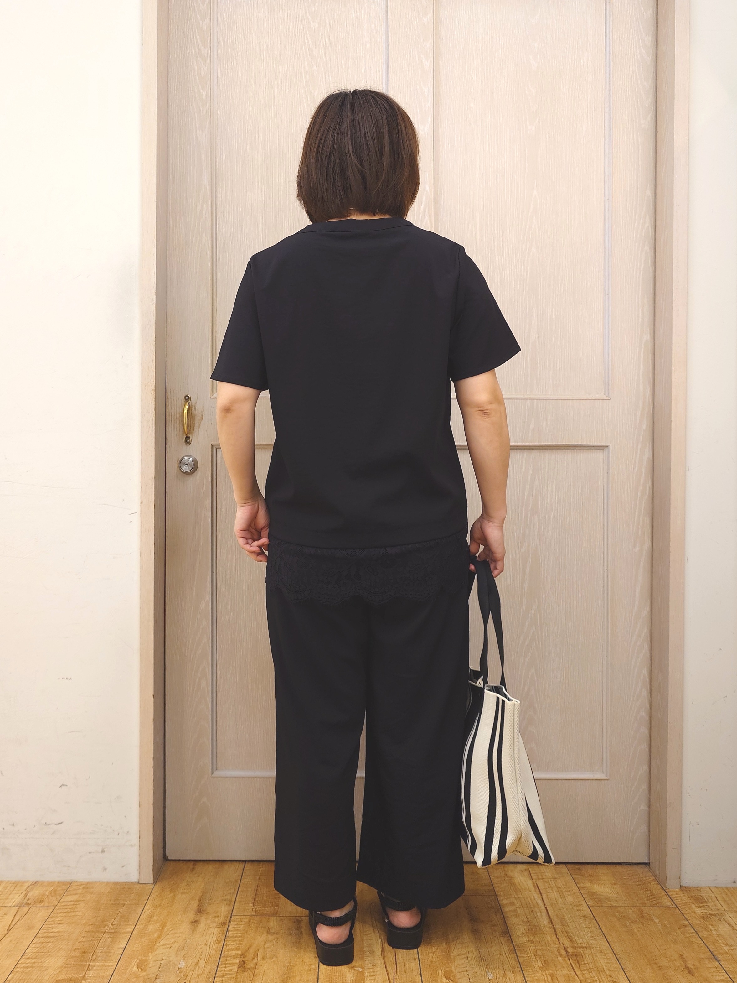 とろろさんの「SHOO･LA･RUE｜【S-LL/洗濯機可】軽凛(かろりん) 楽に着られて上品 裾レーススキッパーブラウス」を使ったコーディネート