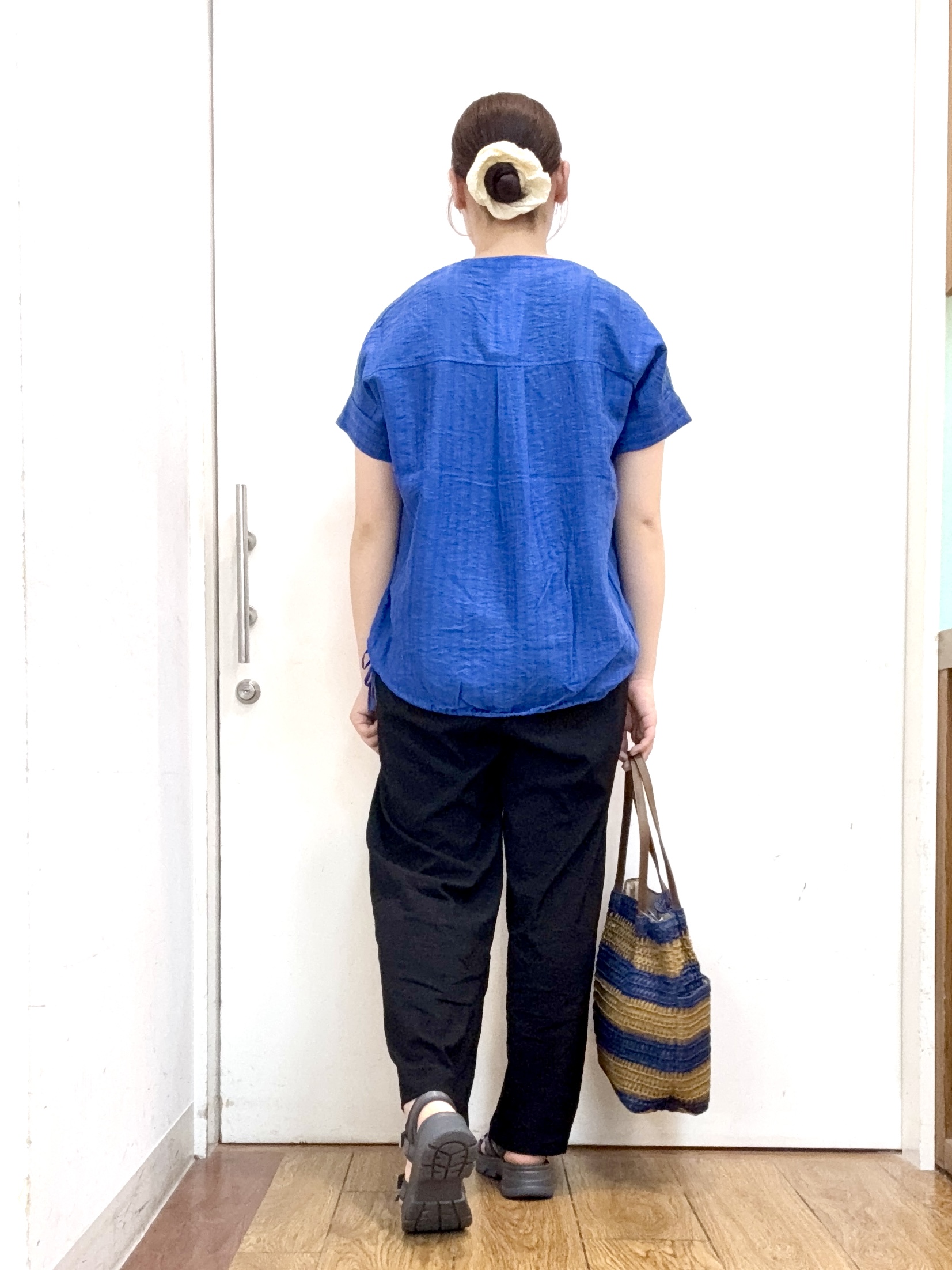 Karinさんの「SHOO･LA･RUE｜【高レビュー/体型カバー】インせず着られる スキッパー裾リボンブラウス」を使ったコーディネート