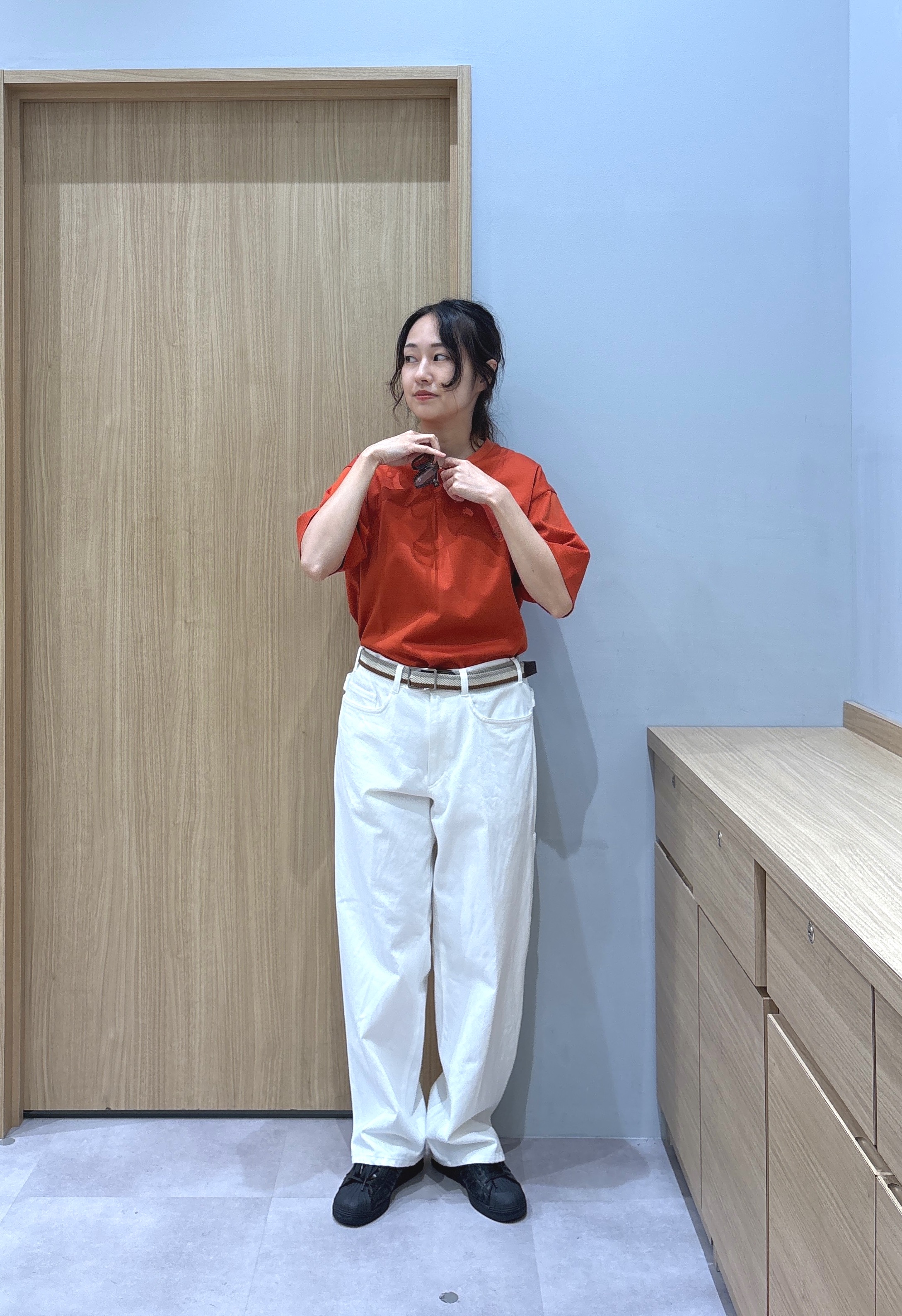 よぴさんの「TAKEO KIKUCHI｜ワンストローク刺繍 半袖 Tシャツ」を使ったコーディネート