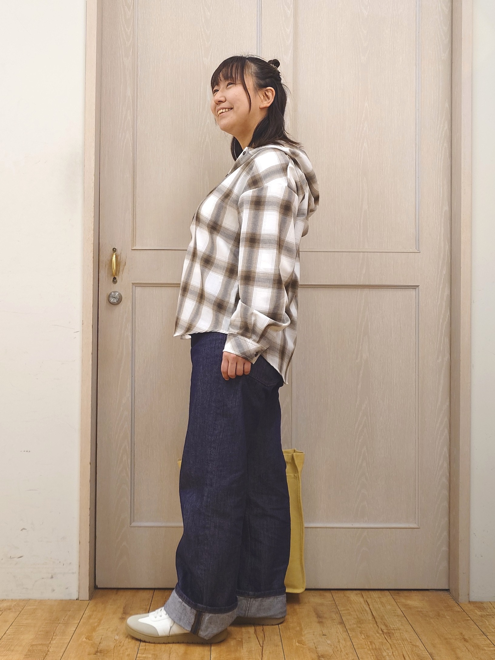 とろろさんの「SHOO･LA･RUE｜【UV/抗菌防臭/洗濯機可】小さめロゴの大人スムースロンT」を使ったコーディネート
