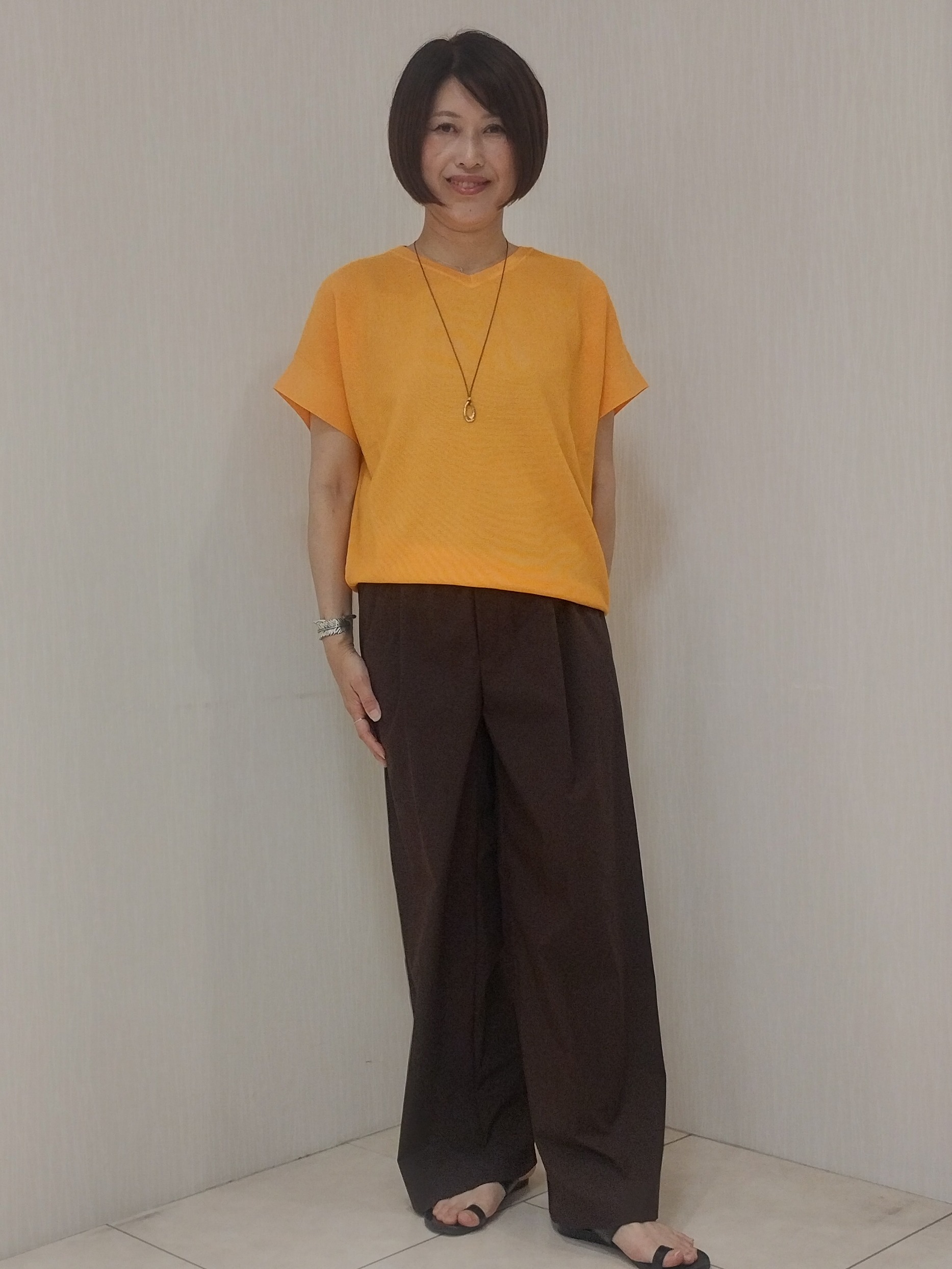 u&minus;macoさんの「UNTITLED｜【11色展開/体型カバー】前後2WAYフレンチスリーブニット」を使ったコーディネート