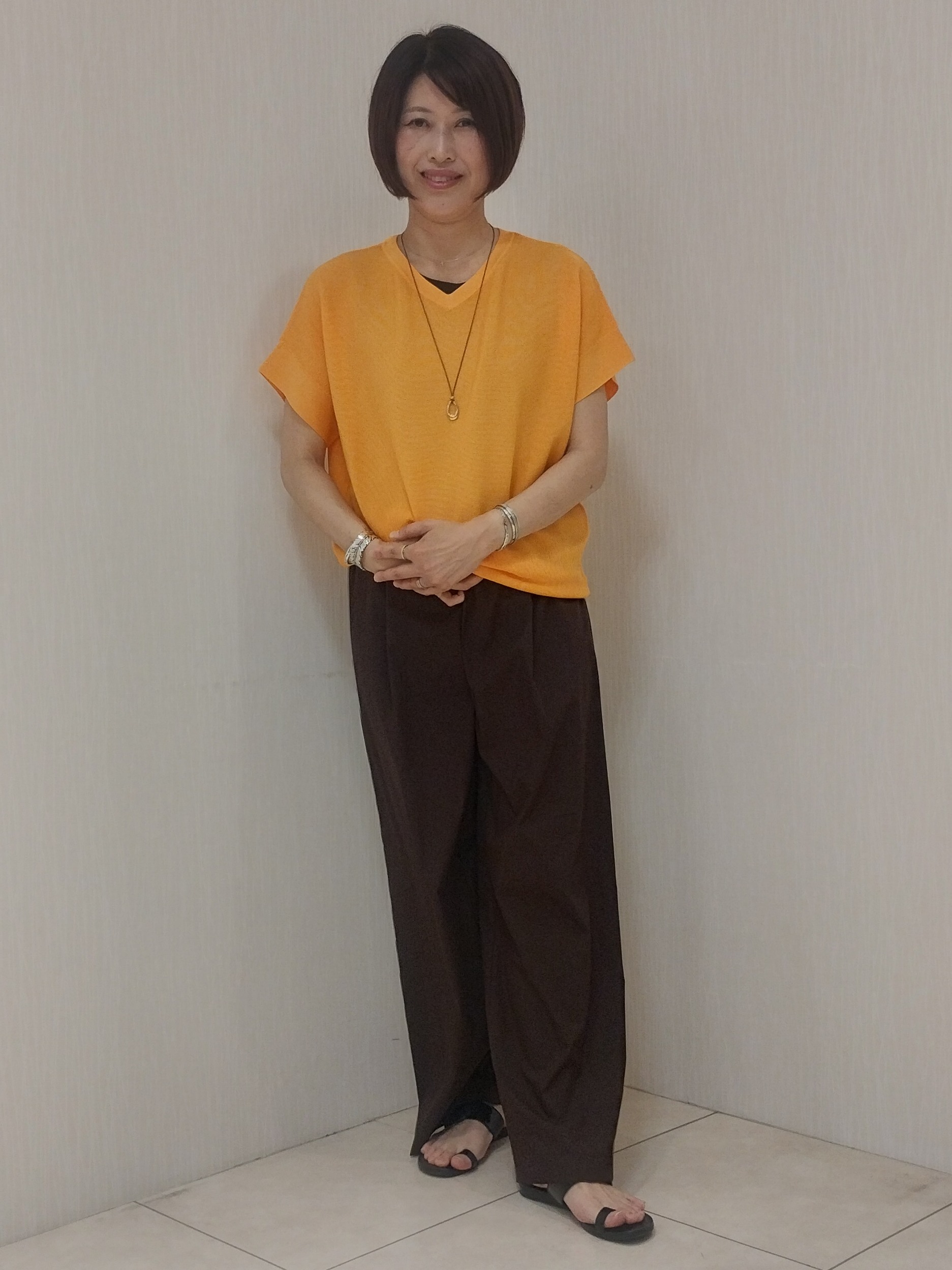 u&minus;macoさんの「UNTITLED｜【11色展開/体型カバー】前後2WAYフレンチスリーブニット」を使ったコーディネート