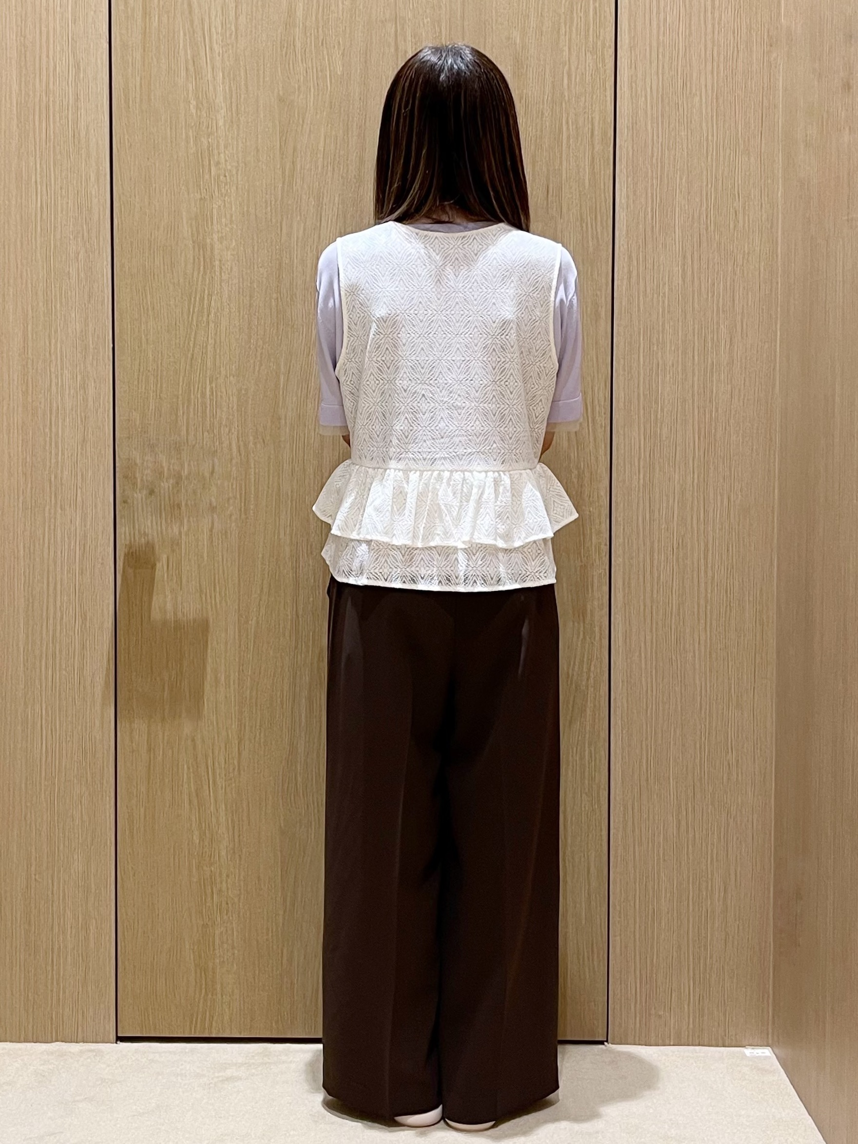 yukariさんの「OPAQUE.CLIP｜レースペプラムジレ【洗濯機OK】」を使ったコーディネート