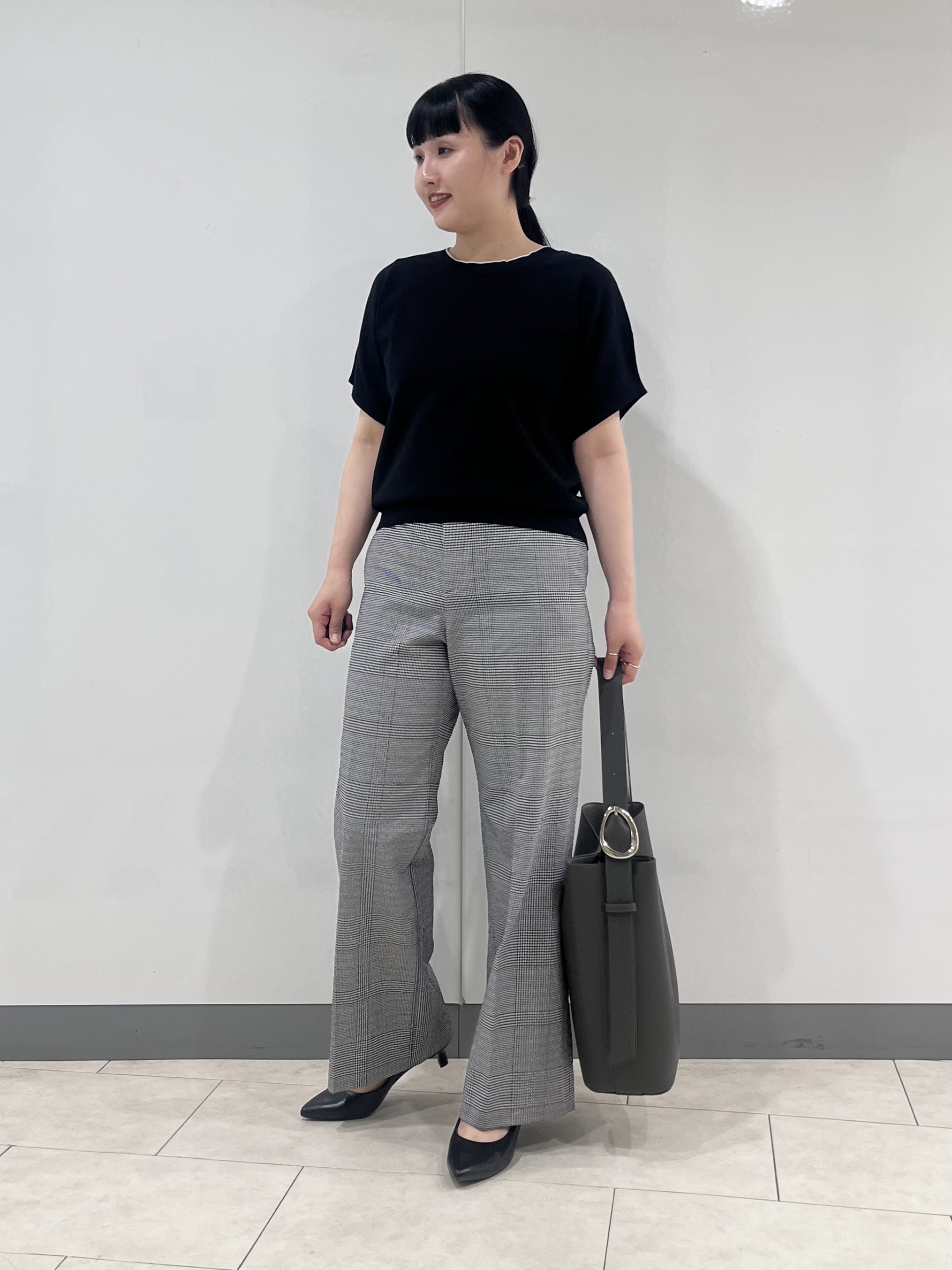 hasuさんの「INDIVI｜【洗える／コットン】ドライタッチさらりニットT」を使ったコーディネート