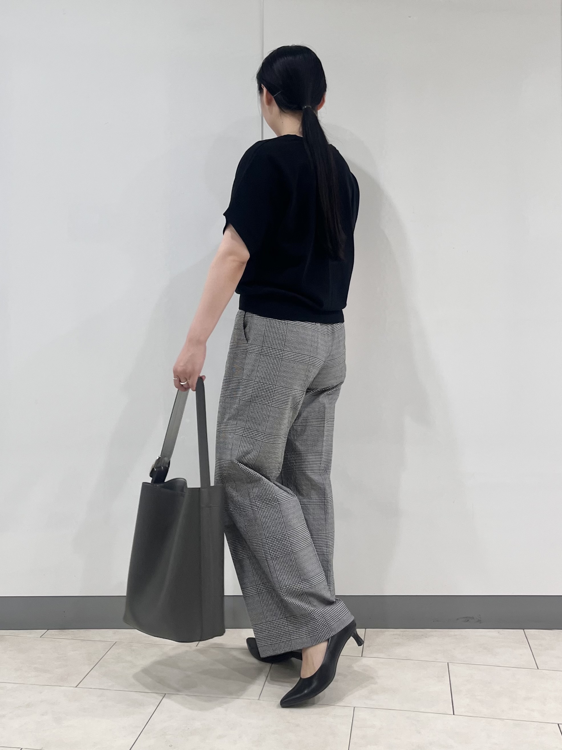 hasuさんの「INDIVI｜【洗える／コットン】ドライタッチさらりニットT」を使ったコーディネート
