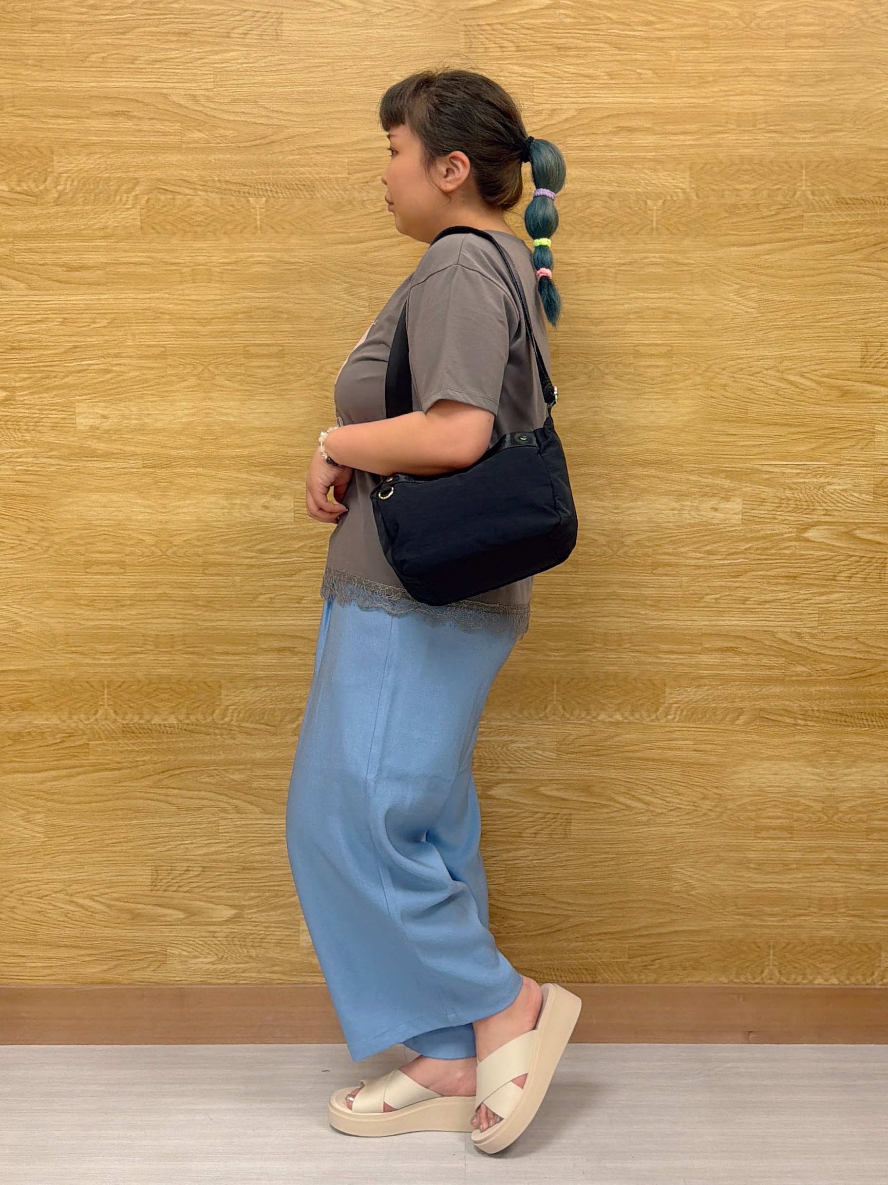 ぁむさんの「SHOO･LA･RUE｜【UV/S-LL/洗濯機可】真夏に着たい裾レースが女性らしさをプラスする プリントアソートTシャツ」を使ったコーディネート