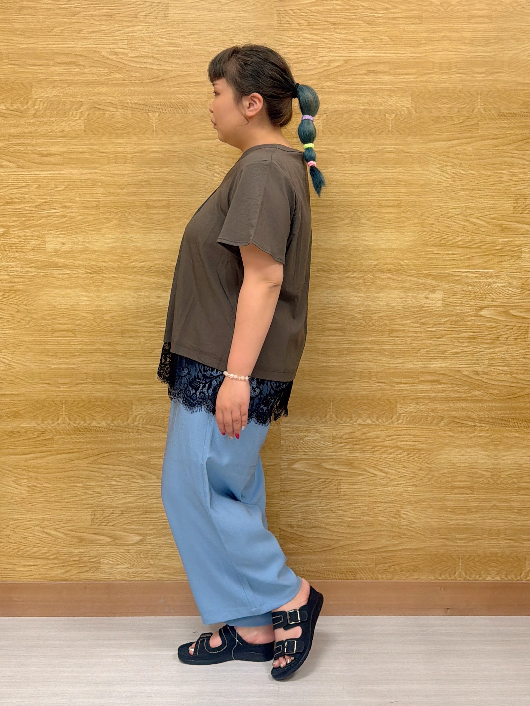ぁむさんの「SHOO･LA･RUE｜【S-LL/洗濯機可】軽凛(かろりん) 楽に着られて上品 裾レーススキッパーブラウス」を使ったコーディネート