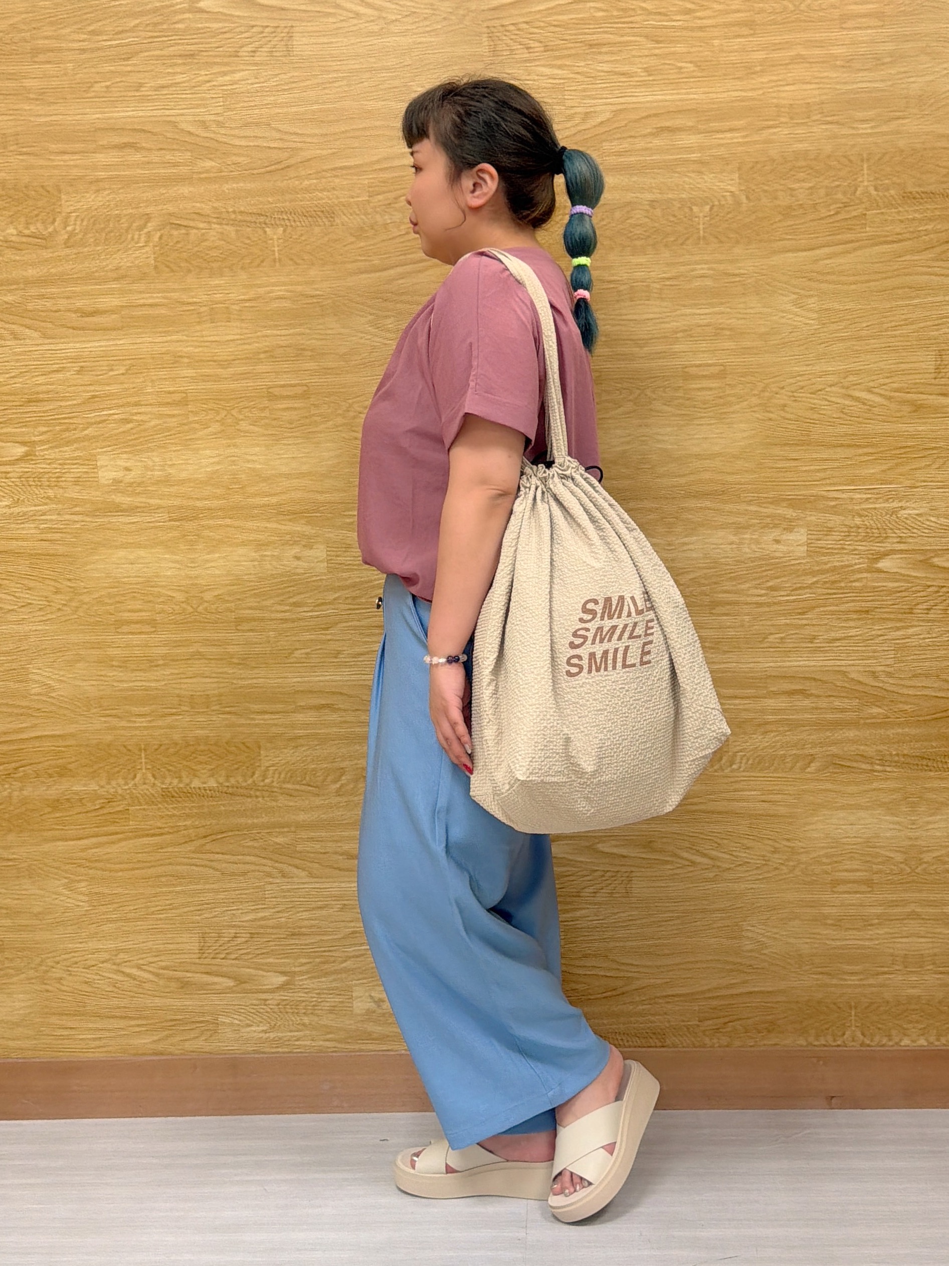 ぁむさんの「SHOO･LA･RUE｜【着丈選べる/体型カバー】洗濯後しわになりにくい さらっと快適ドルマントップス」を使ったコーディネート