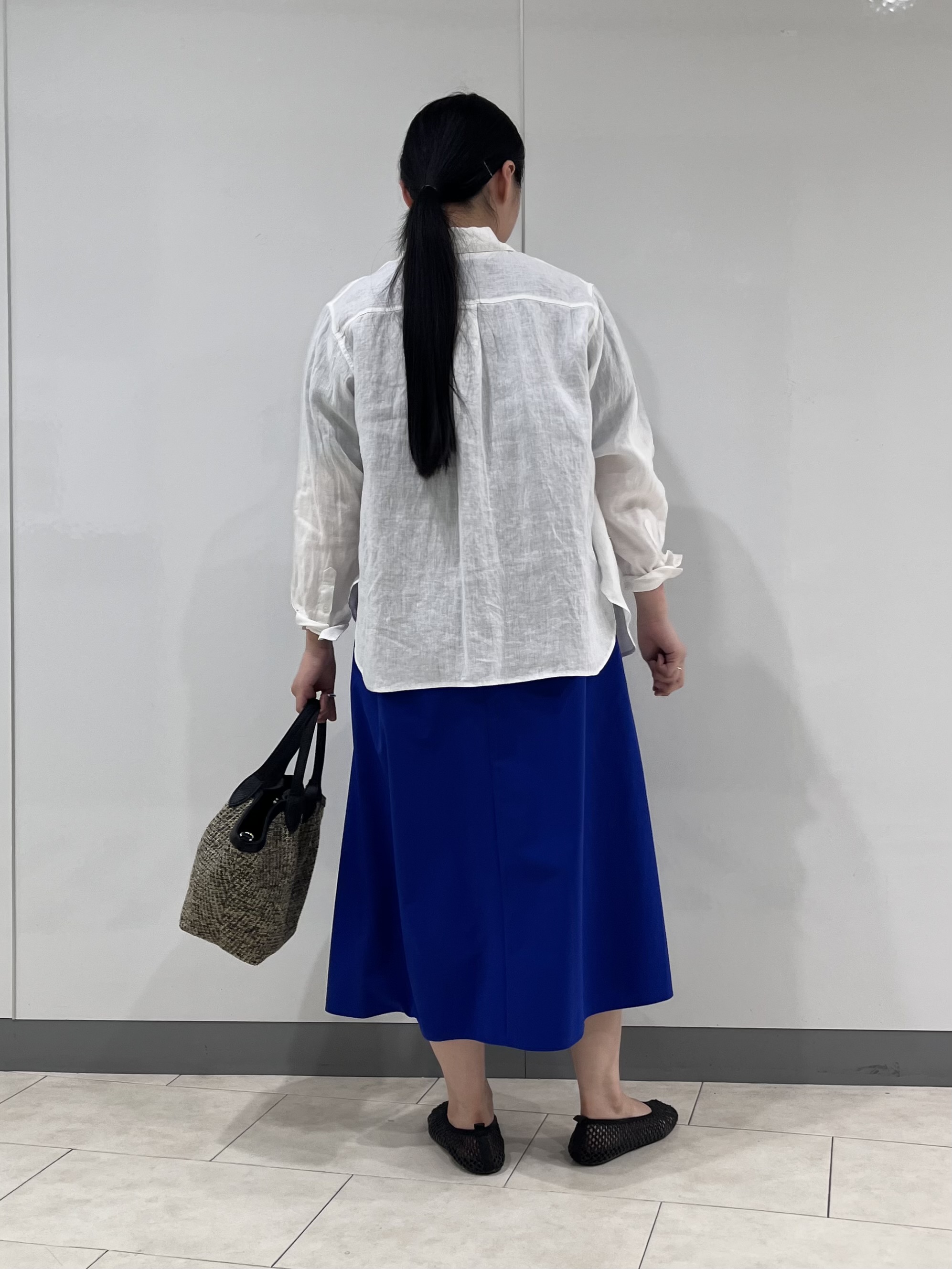 hasuさんの「INDIVI｜【接触冷感／2WAY】カシュクールリネンシャツ」を使ったコーディネート