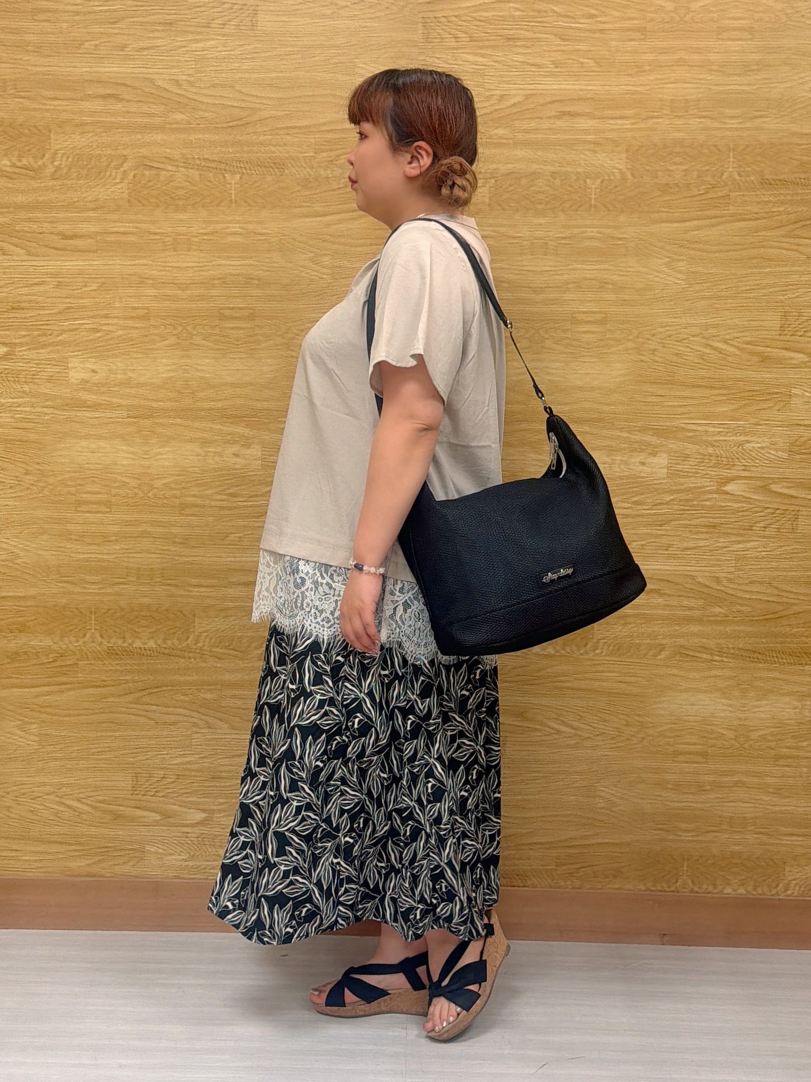 ぁむさんの「SHOO･LA･RUE｜【S-LL/洗濯機可】軽凛(かろりん) 楽に着られて上品 裾レーススキッパーブラウス」を使ったコーディネート